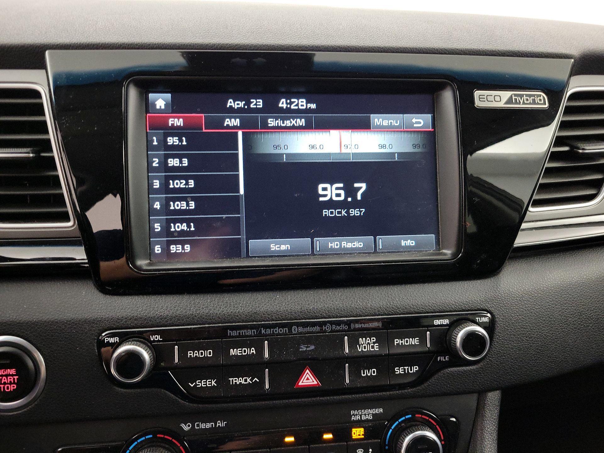 Thumbnail: 2017 Kia Niro - 16