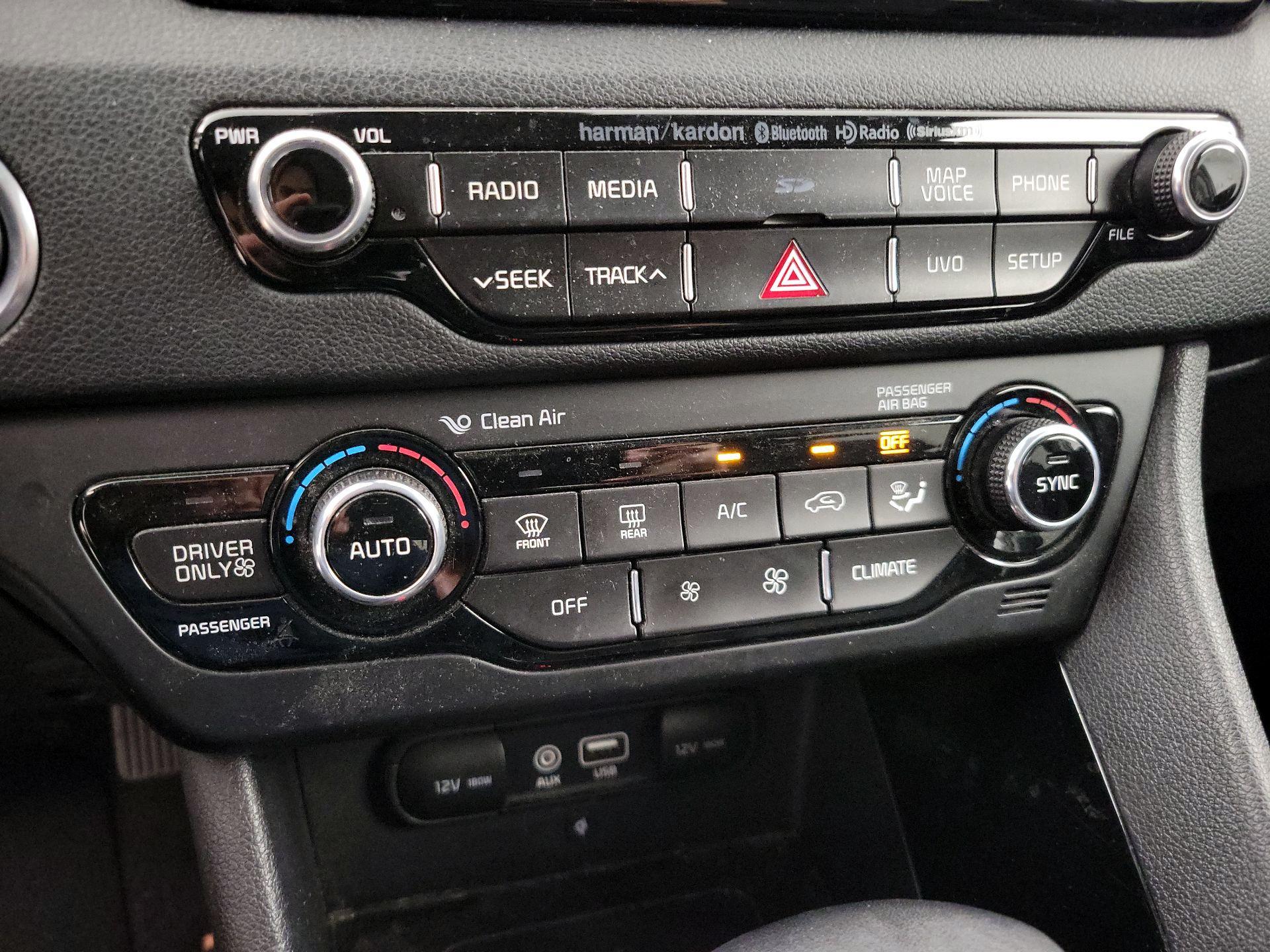 Thumbnail: 2017 Kia Niro - 17