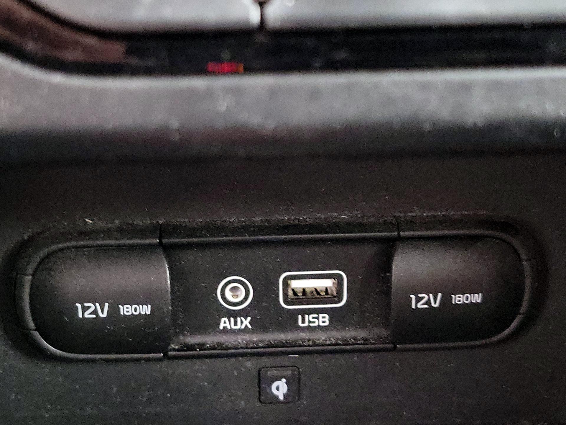 Thumbnail: 2017 Kia Niro - 19