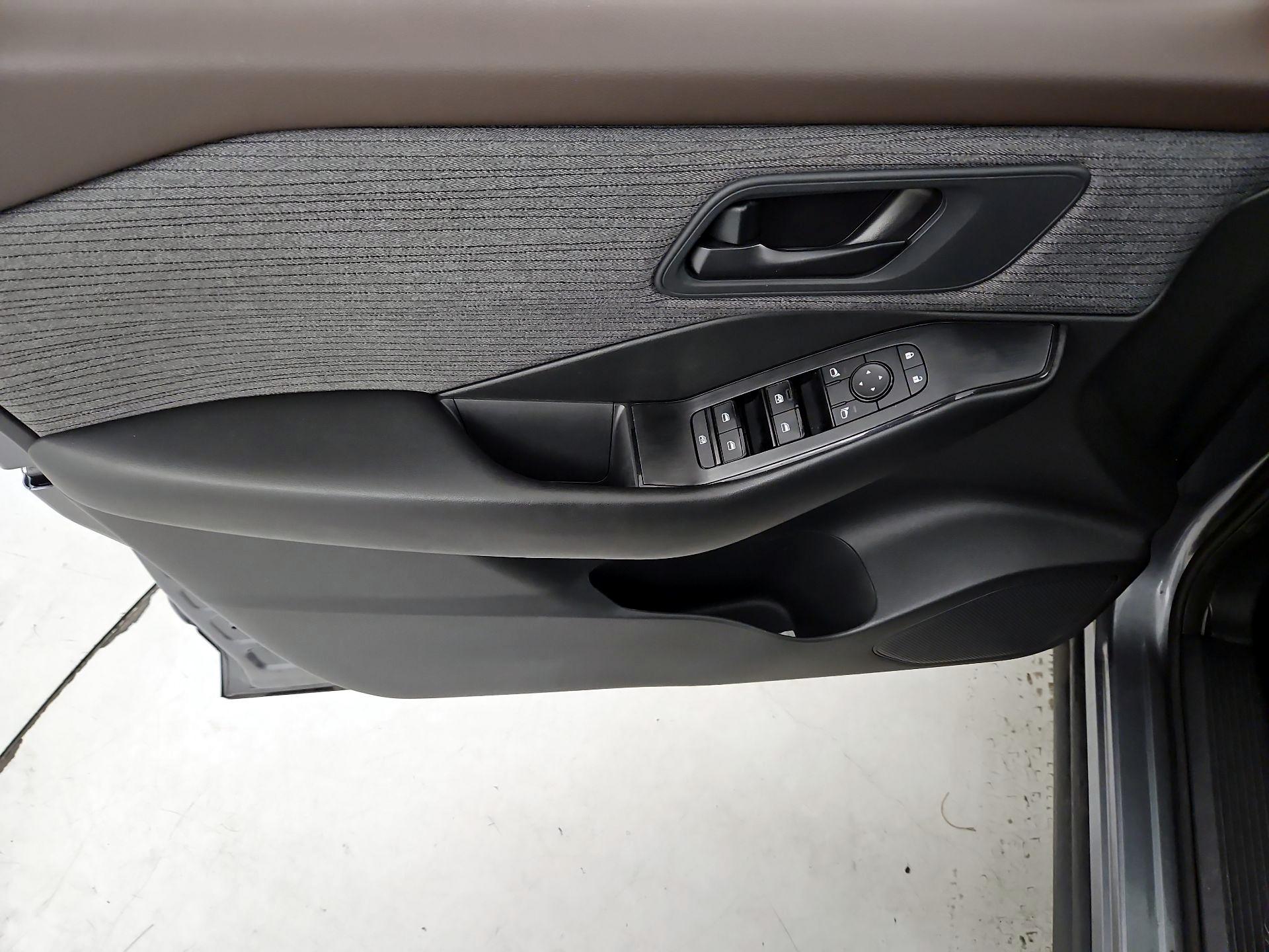 Thumbnail: 2023 Nissan Rogue - 12