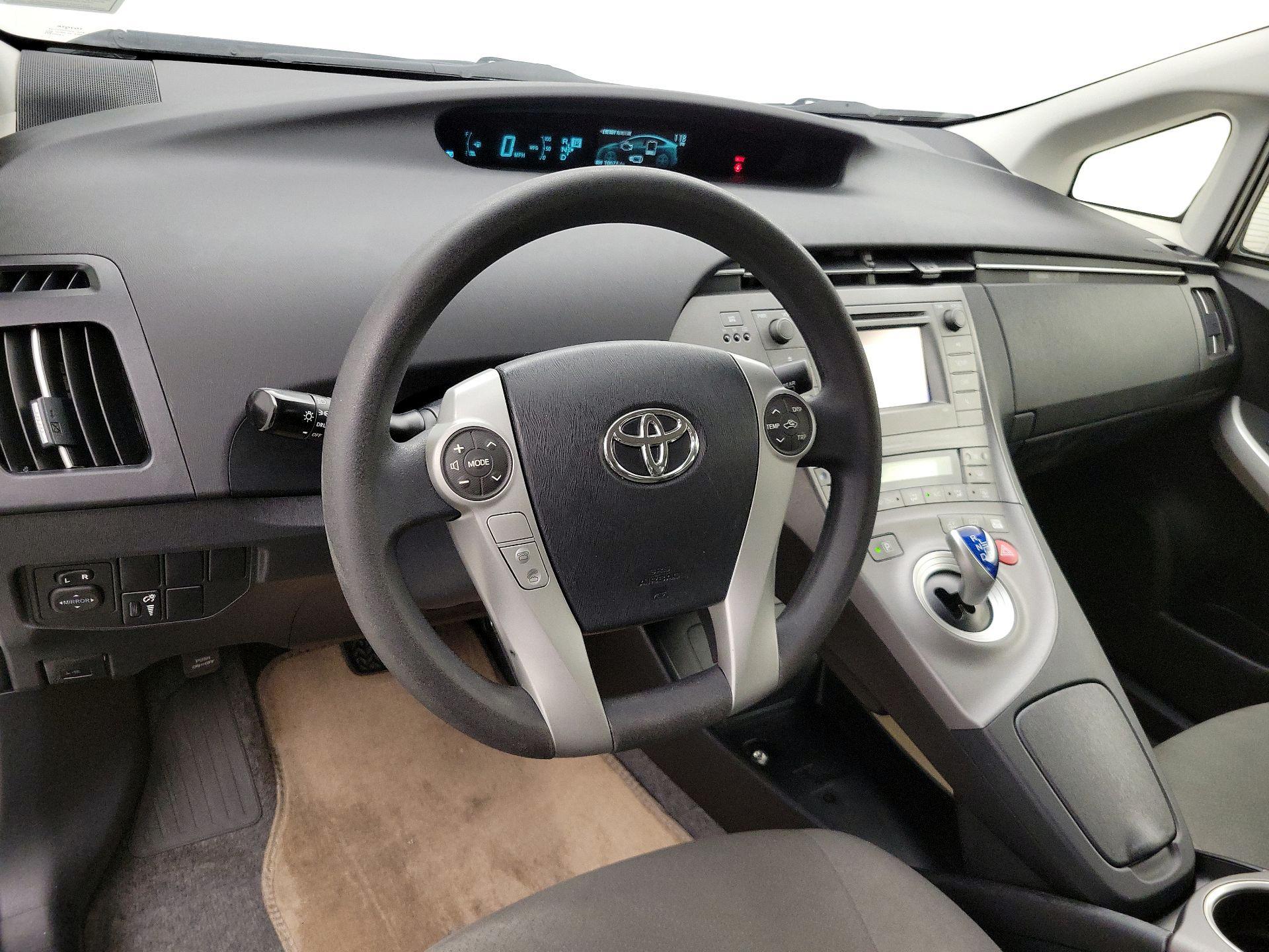 Thumbnail: 2015 Toyota Prius - 9