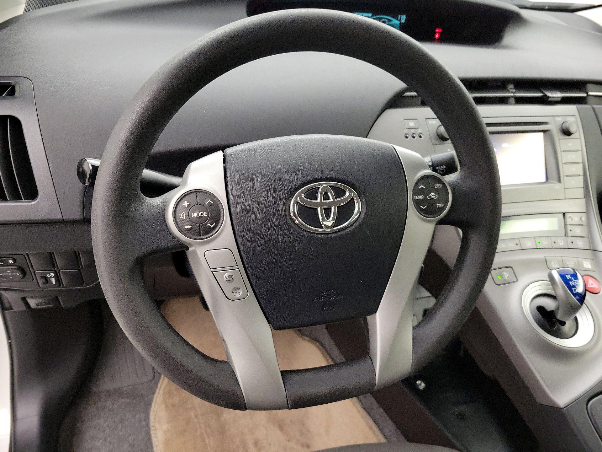 Thumbnail: 2015 Toyota Prius - 10