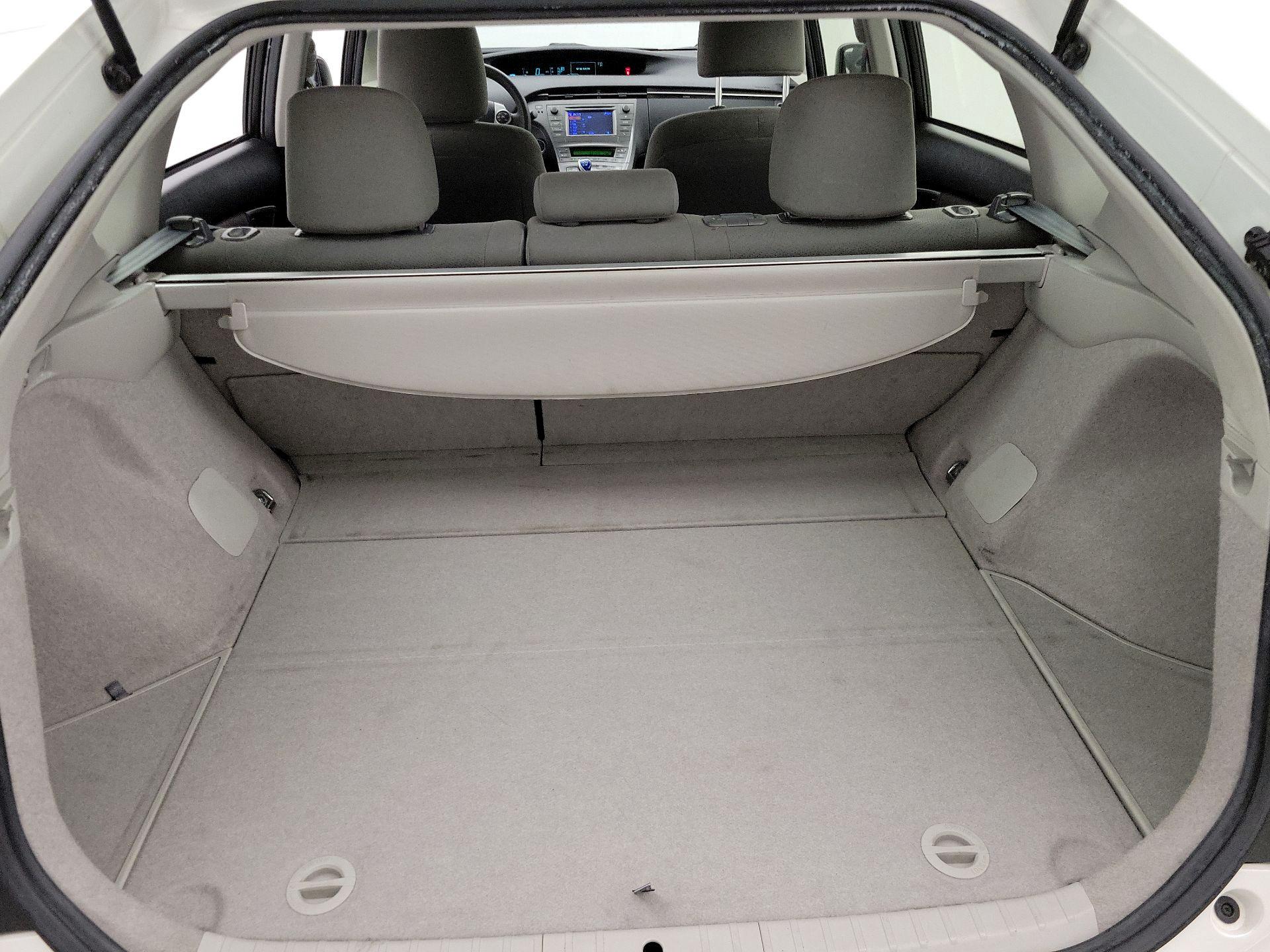 Thumbnail: 2015 Toyota Prius - 20