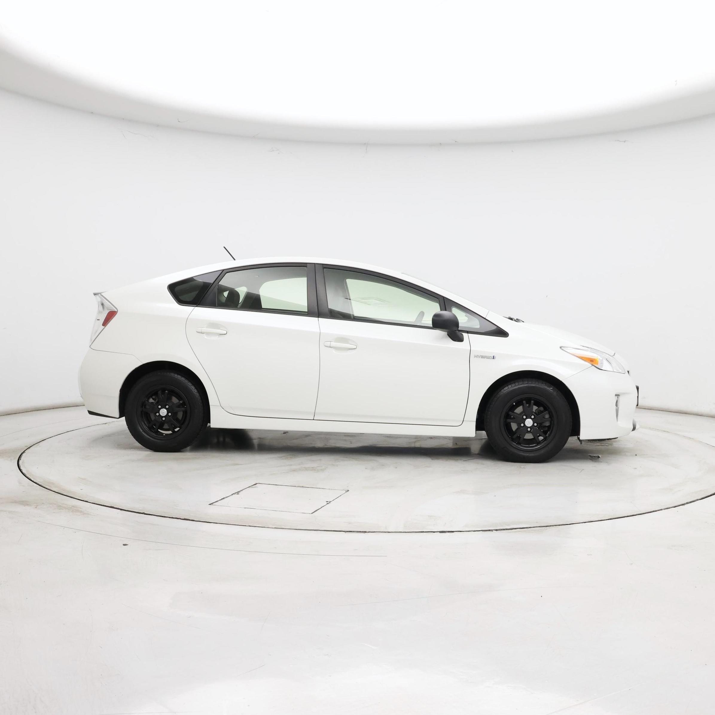 Thumbnail: 2015 Toyota Prius - 7