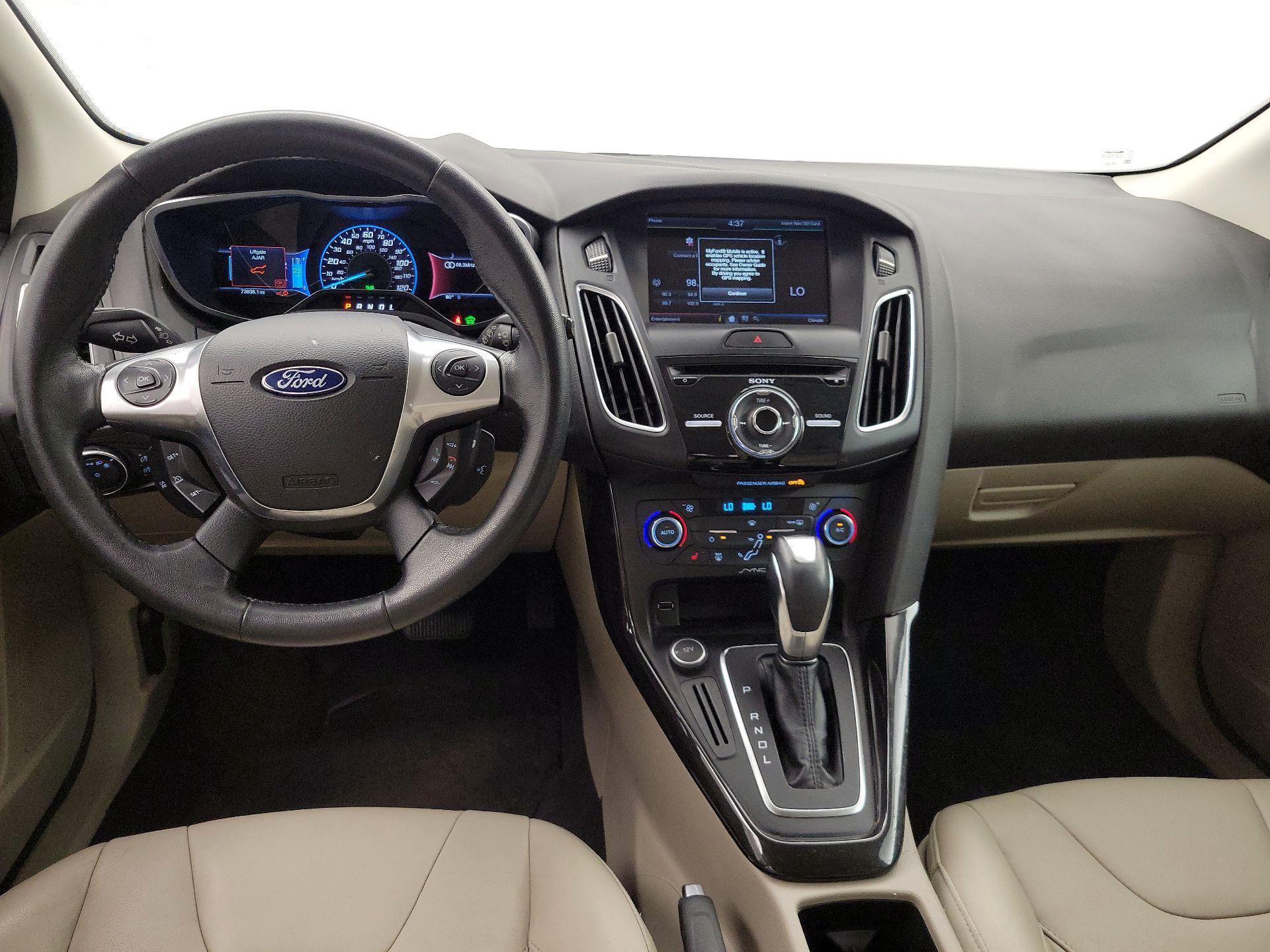 Thumbnail: 2015 Ford Focus - 9