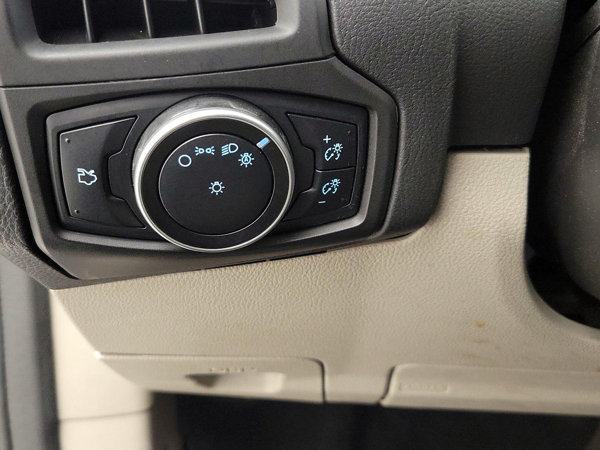 Thumbnail: 2015 Ford Focus - 13