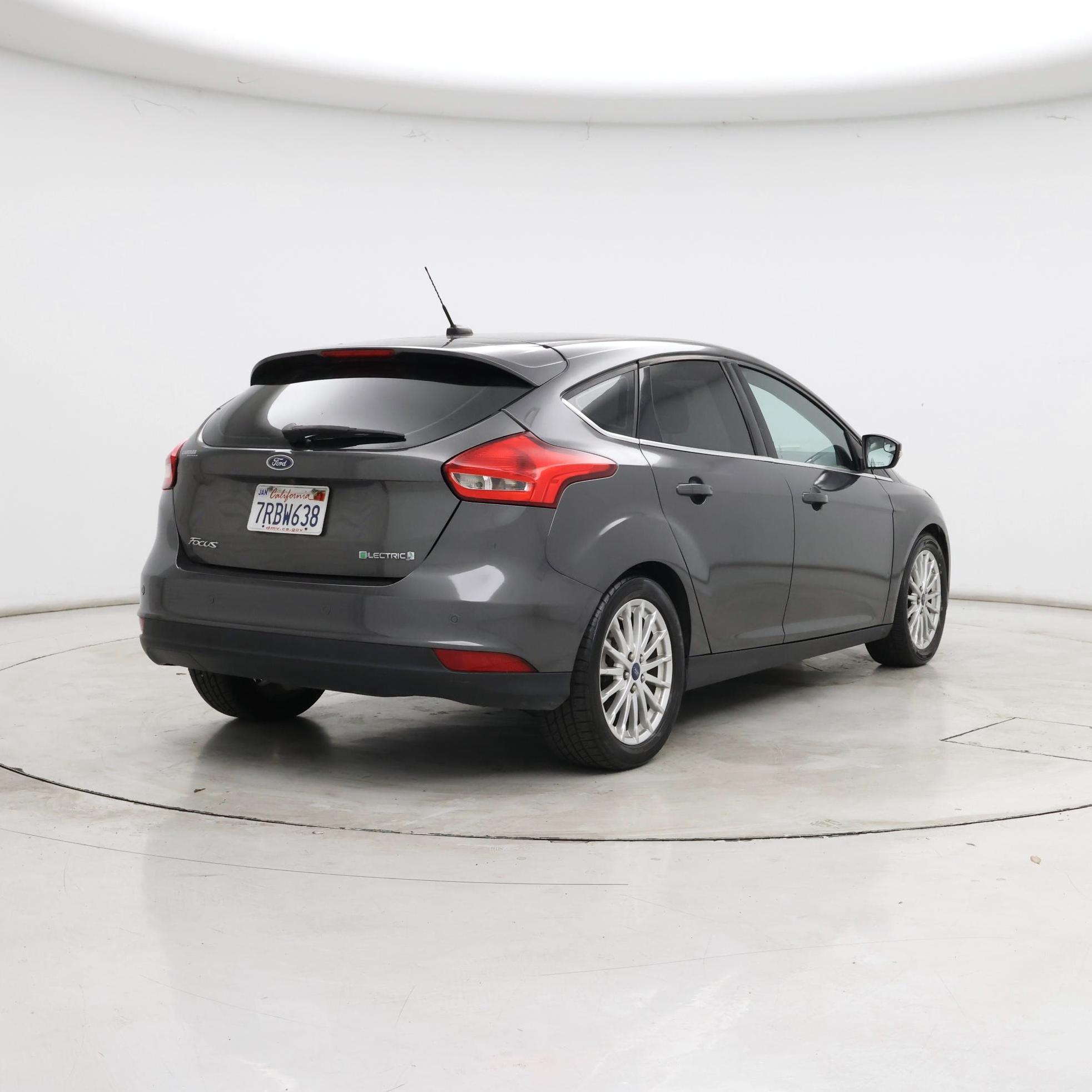 Thumbnail: 2015 Ford Focus - 8