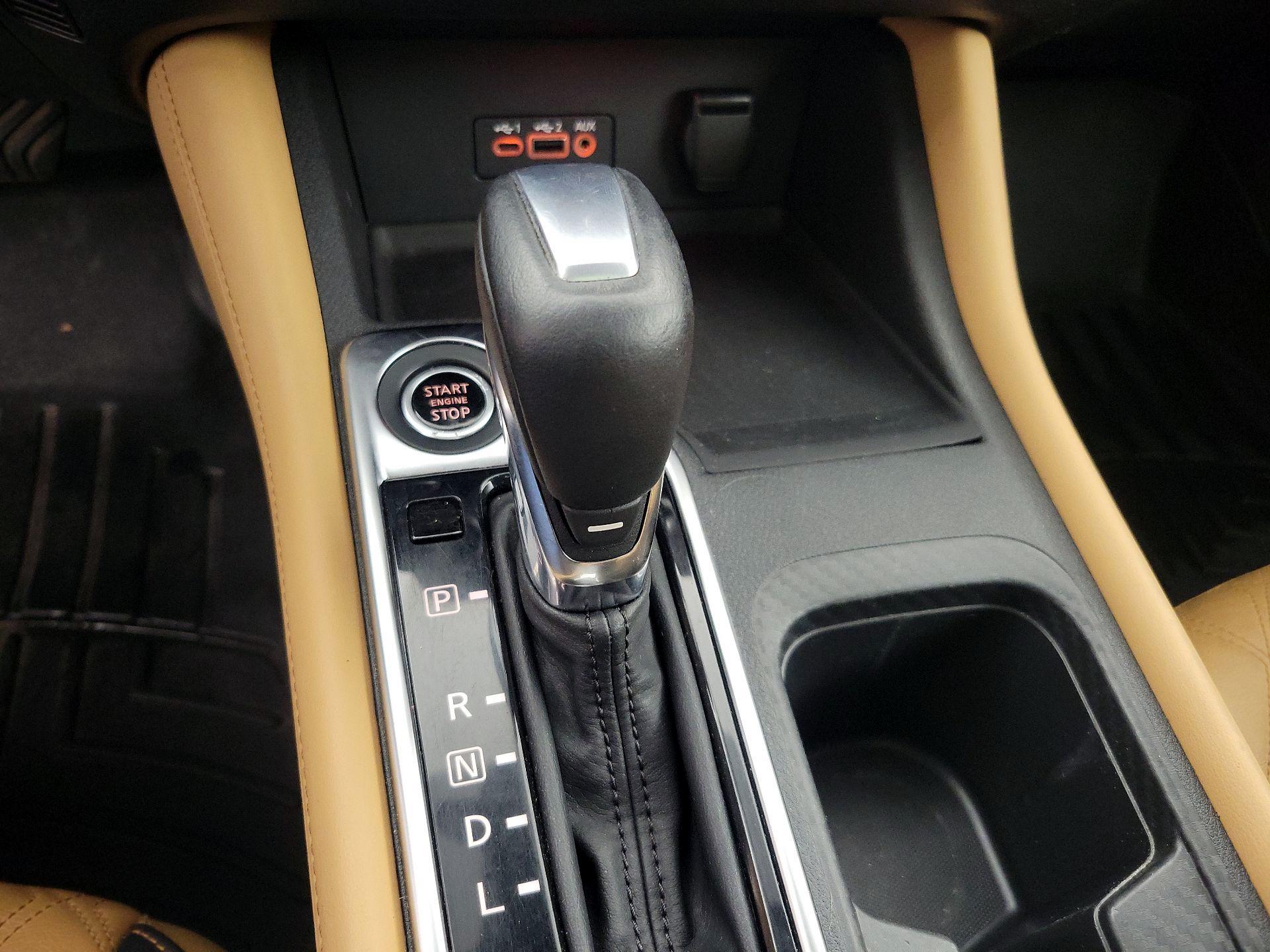 Thumbnail: 2020 Nissan Sentra - 17