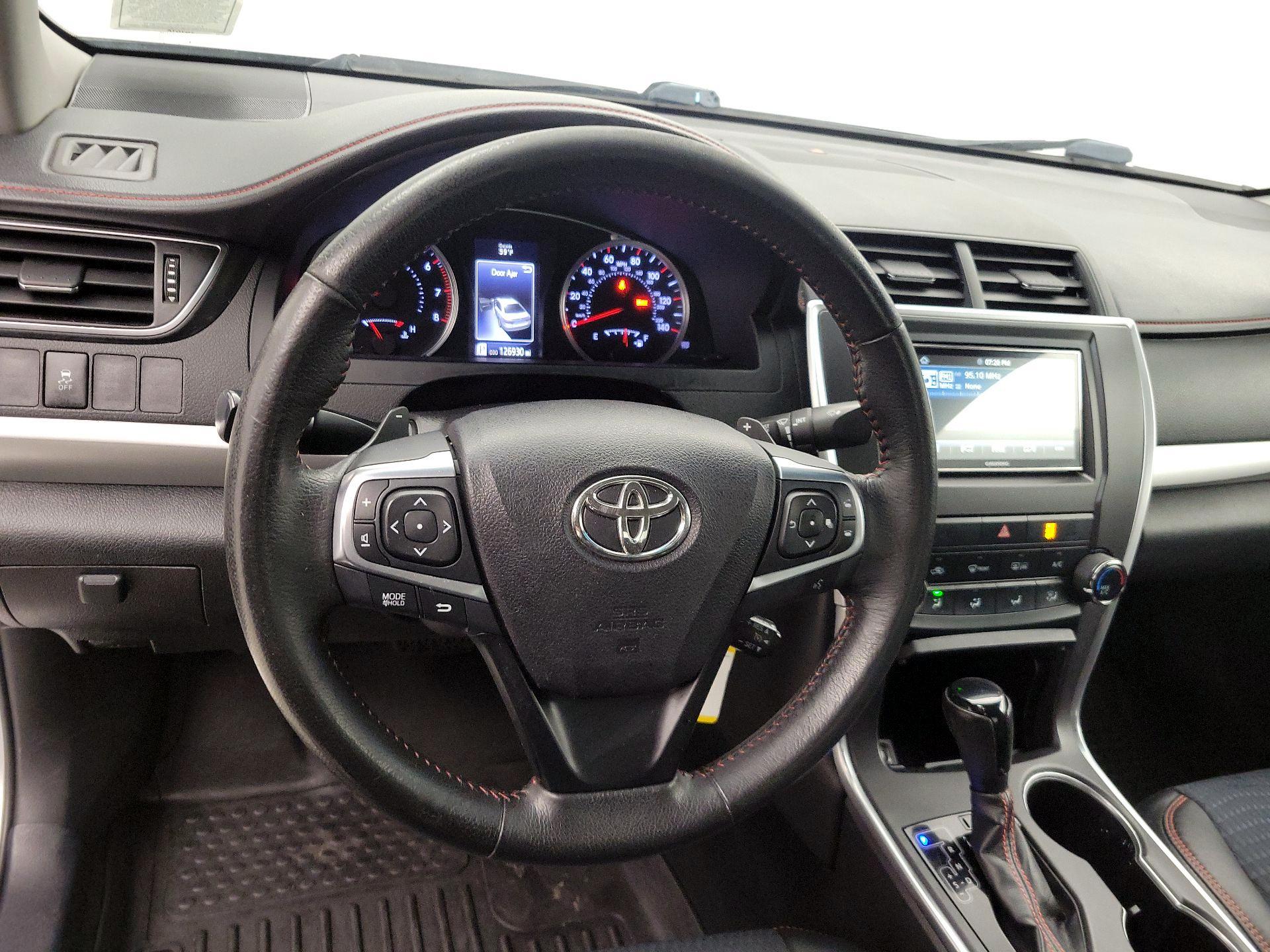 Thumbnail: 2015 Toyota Camry - 10