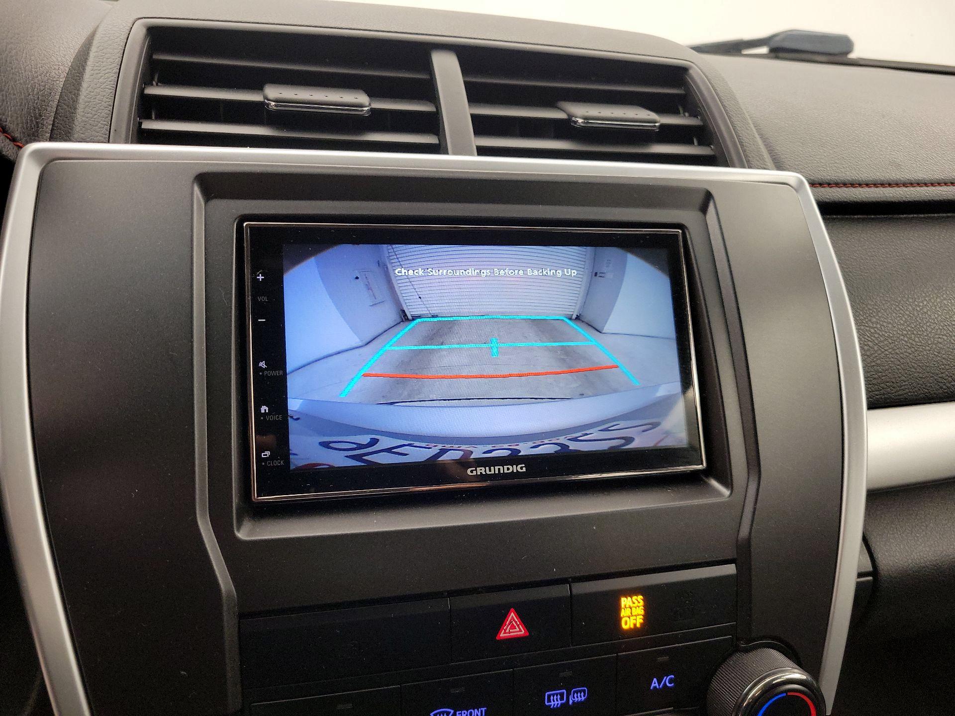 Thumbnail: 2015 Toyota Camry - 14