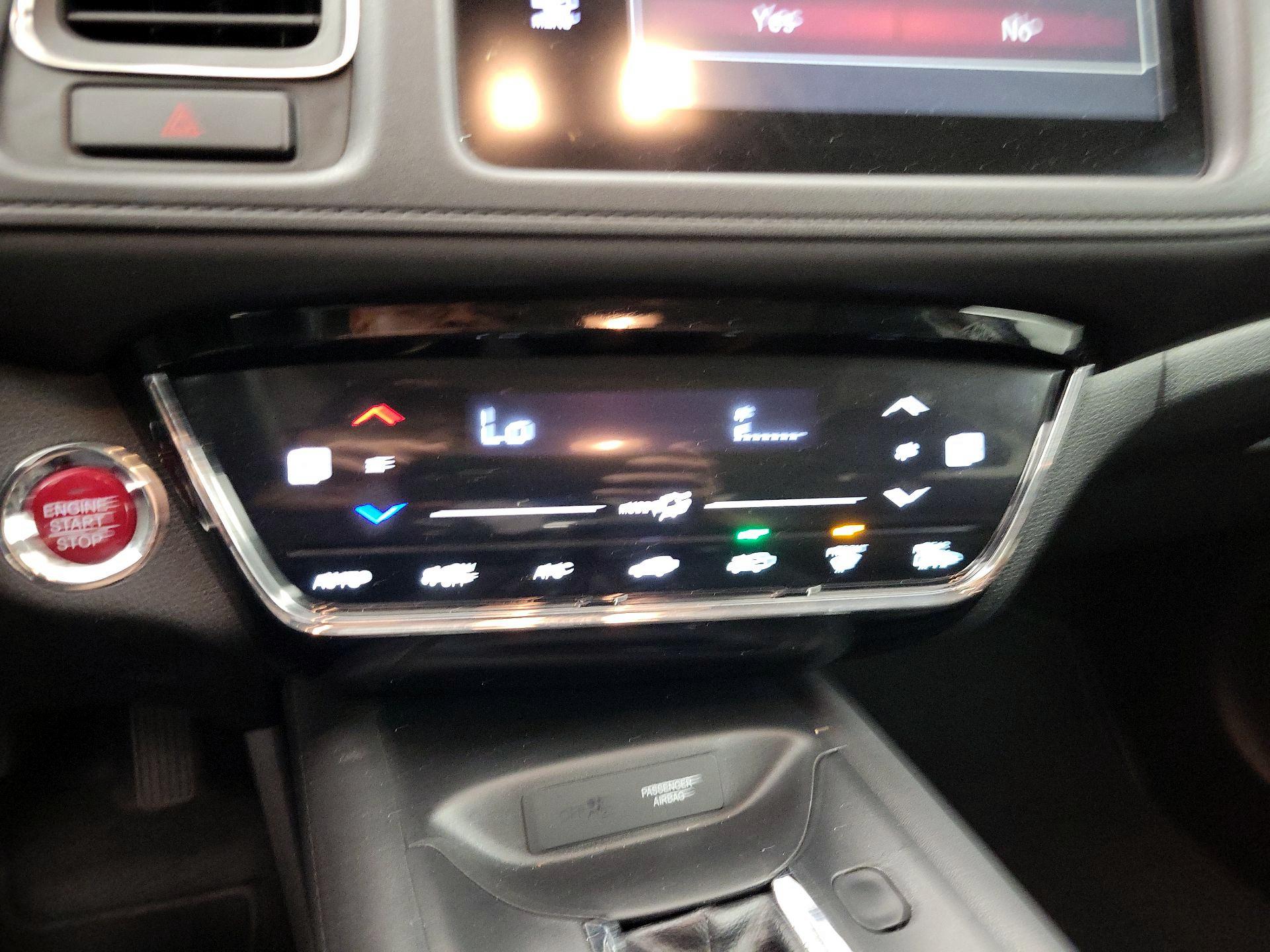 Thumbnail: 2016 Honda HR-V - 17