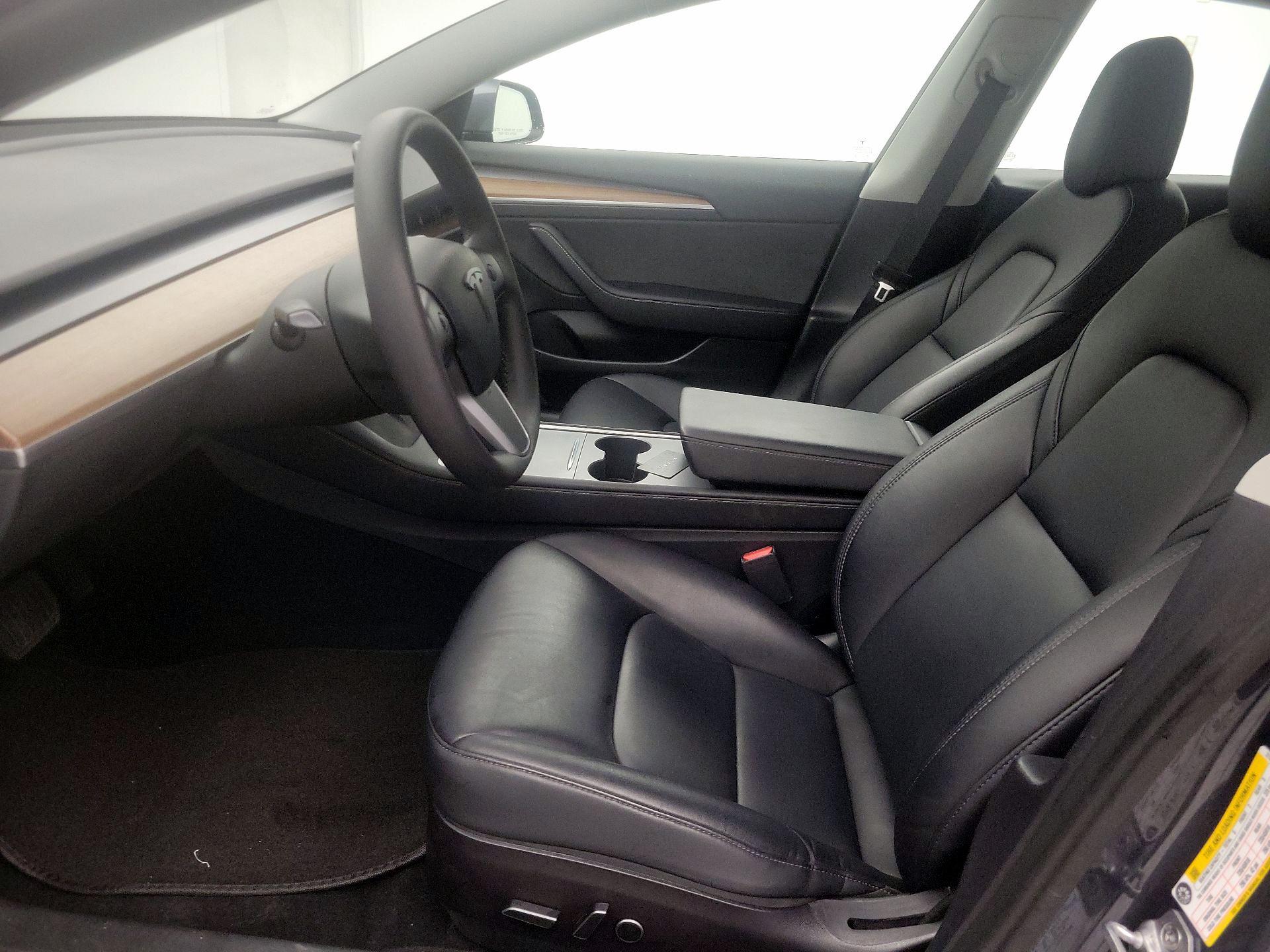 Thumbnail: 2022 Tesla Model 3 - 11