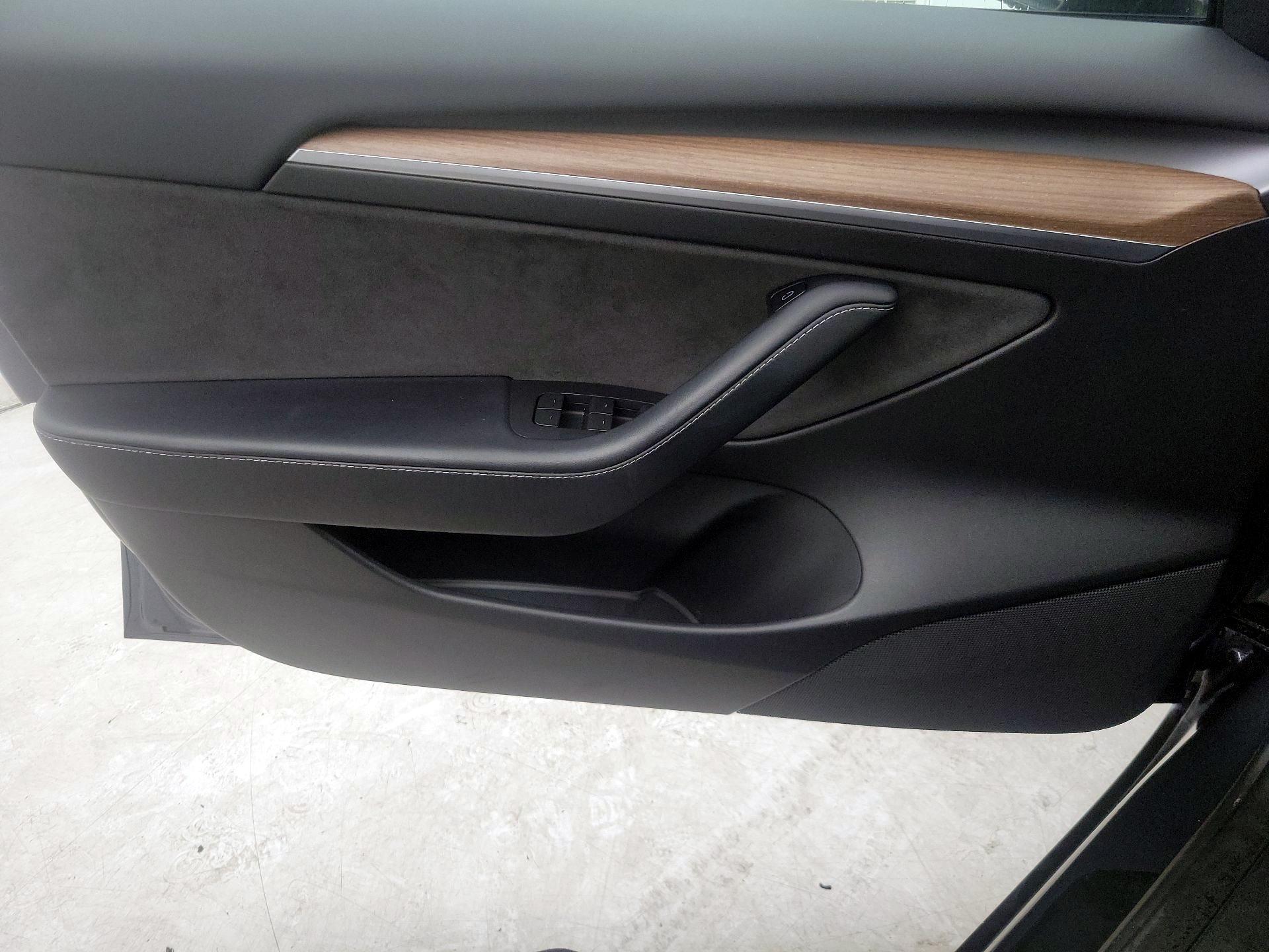 Thumbnail: 2022 Tesla Model 3 - 12