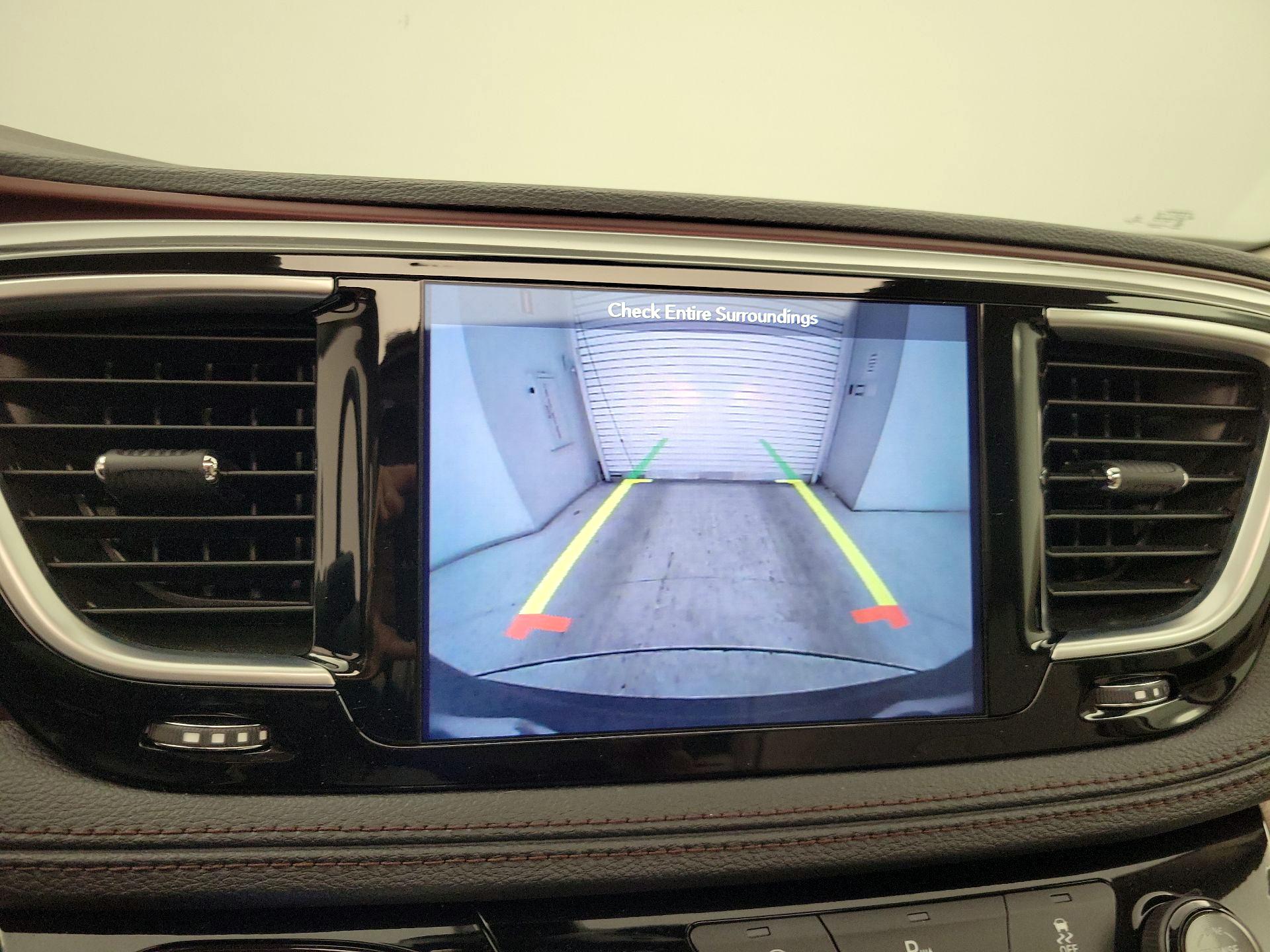 Thumbnail: 2019 Chrysler Pacifica - 15