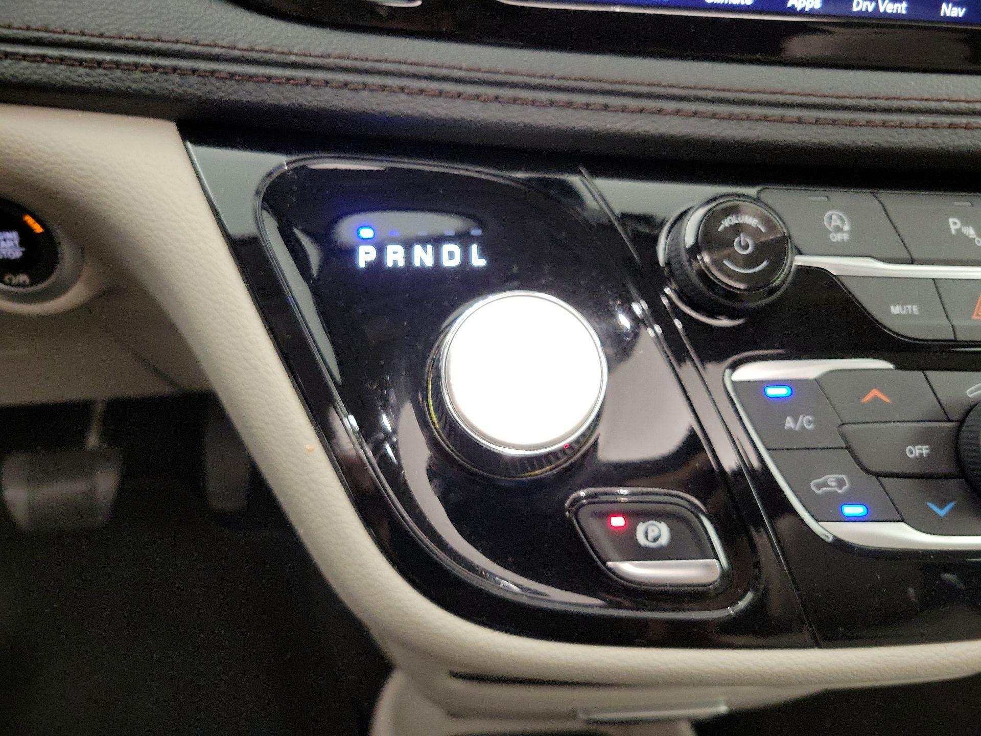 Thumbnail: 2019 Chrysler Pacifica - 18