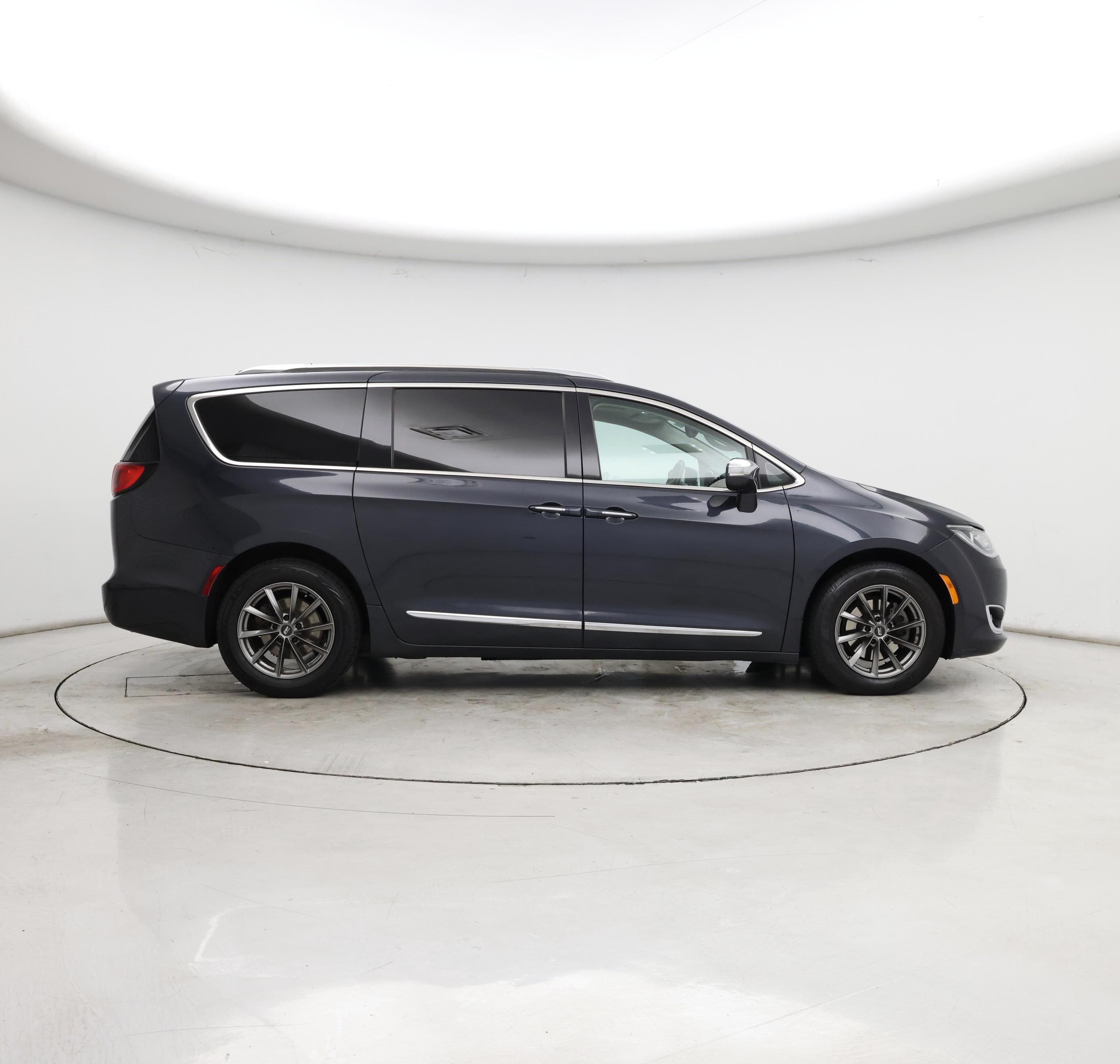 Thumbnail: 2019 Chrysler Pacifica - 7