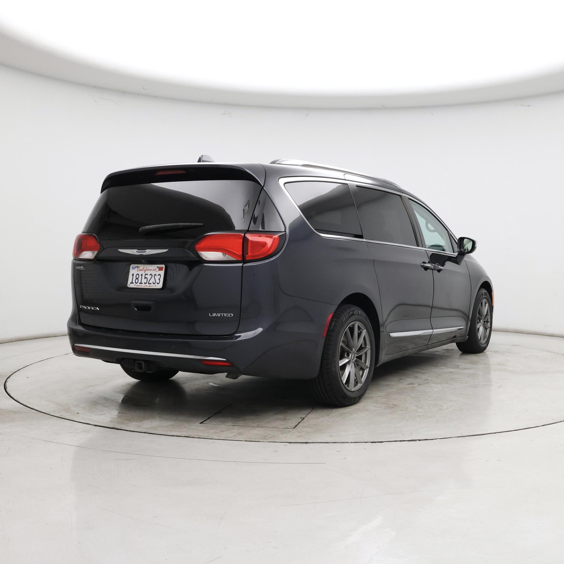 Thumbnail: 2019 Chrysler Pacifica - 8