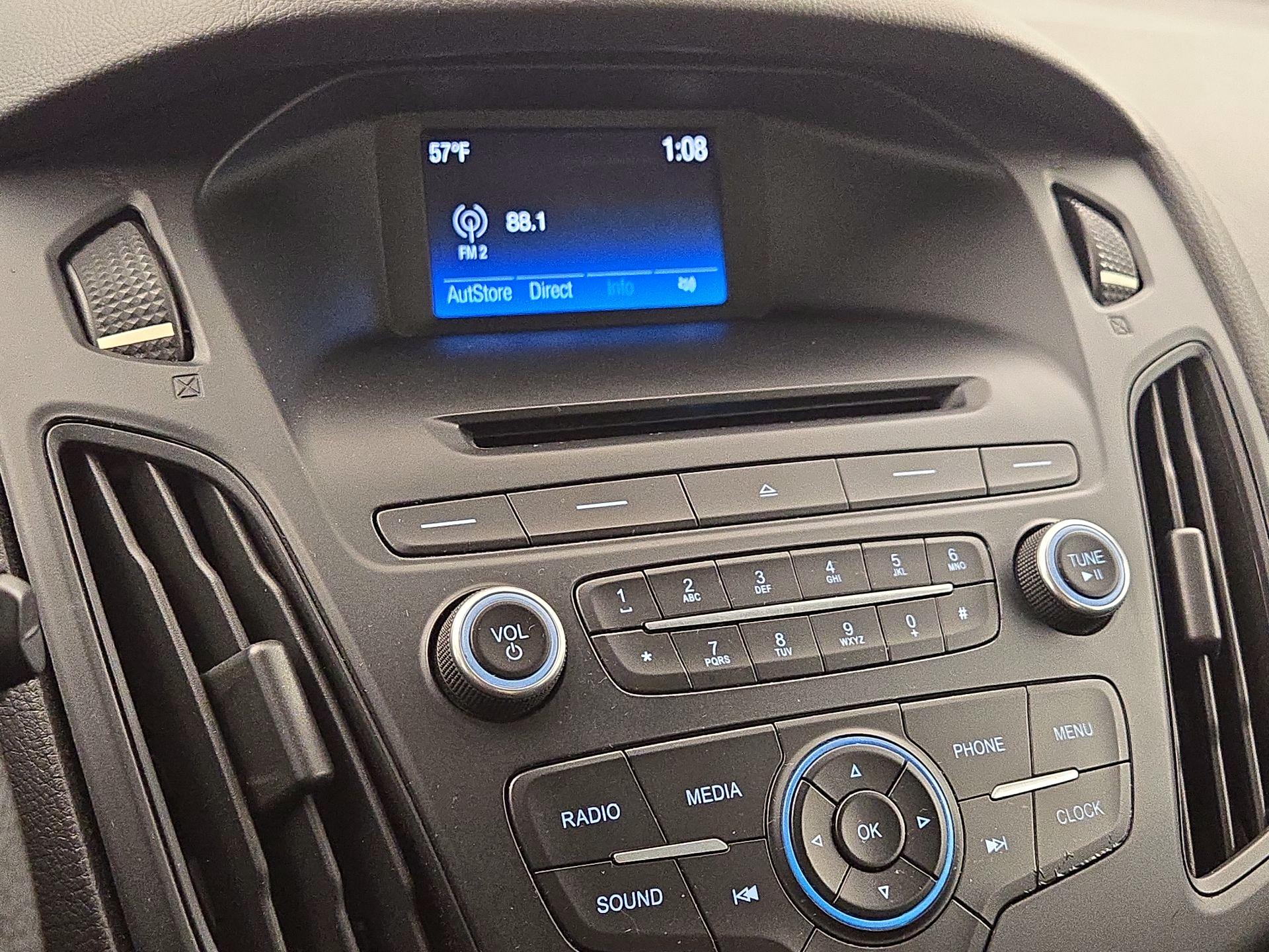 Thumbnail: 2016 Ford Focus - 15