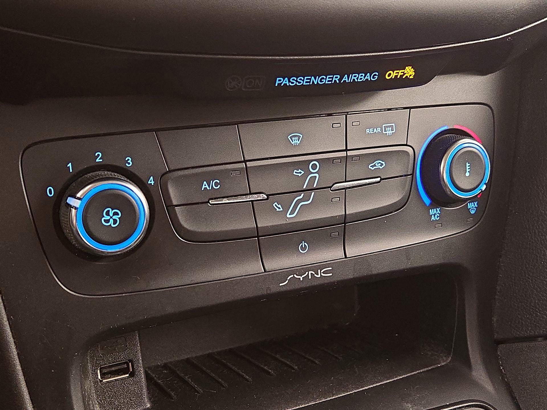 Thumbnail: 2016 Ford Focus - 16