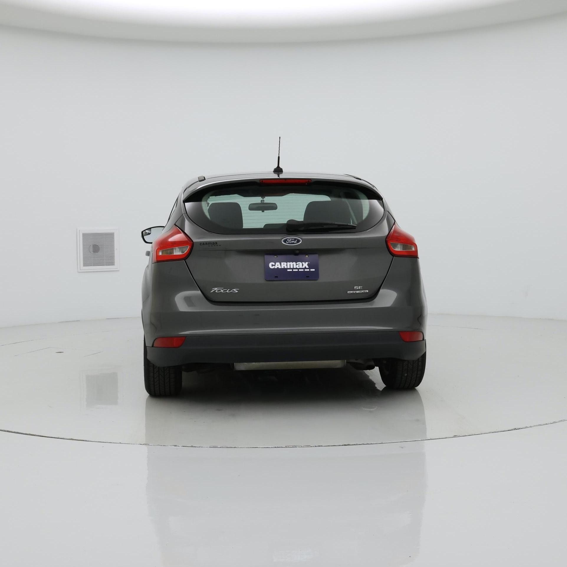 Thumbnail: 2016 Ford Focus - 6