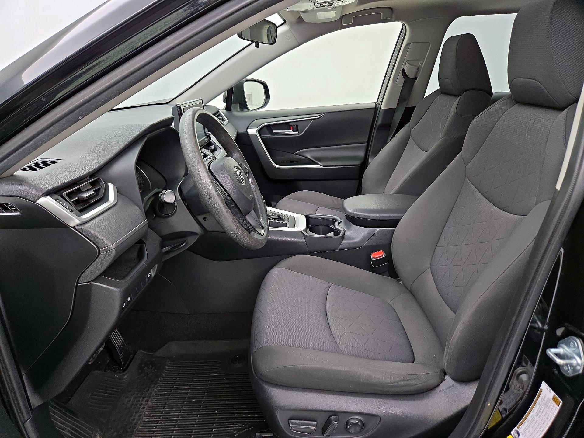 Thumbnail: 2020 Toyota RAV4 - 11