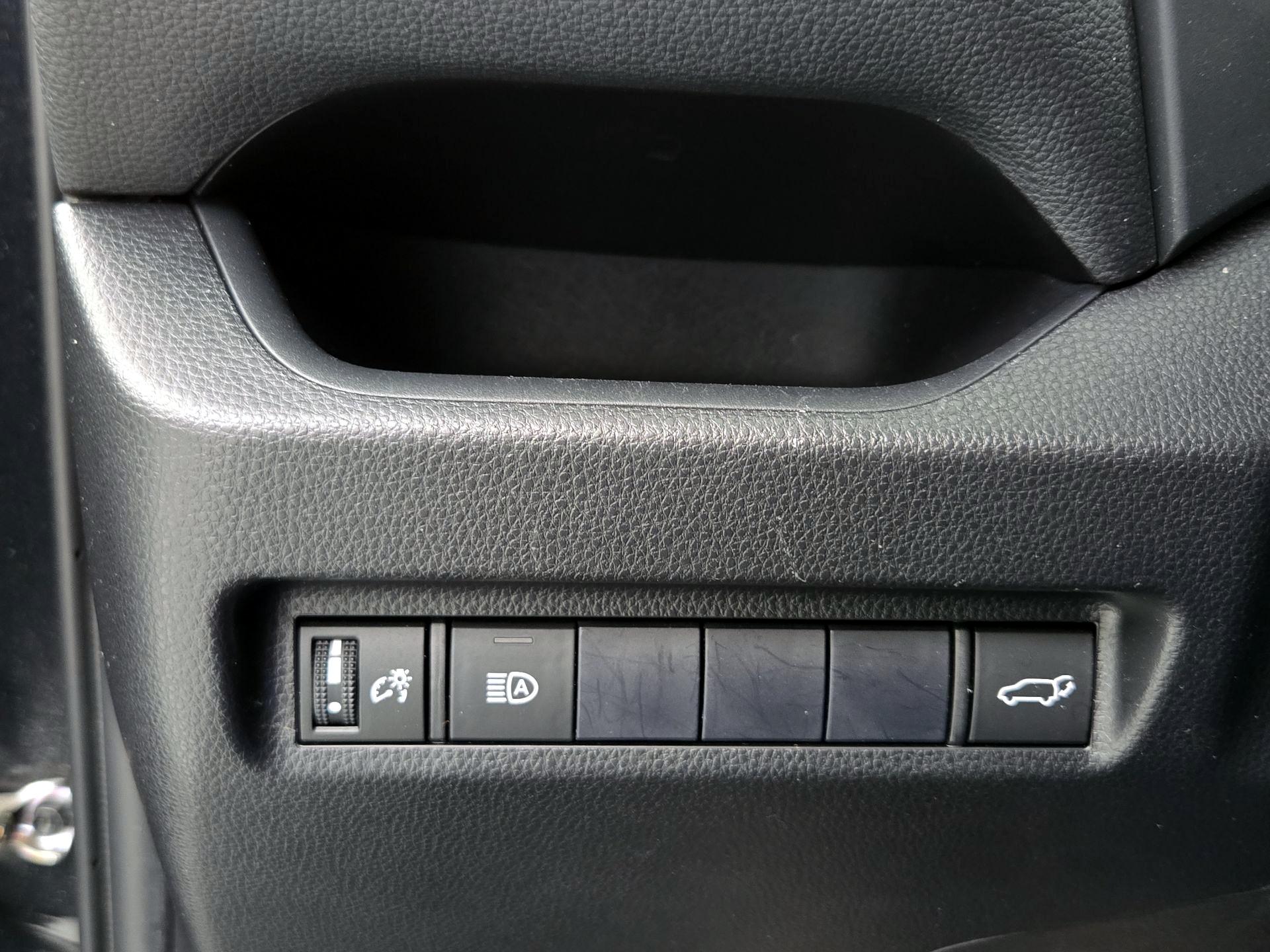 Thumbnail: 2020 Toyota RAV4 - 13