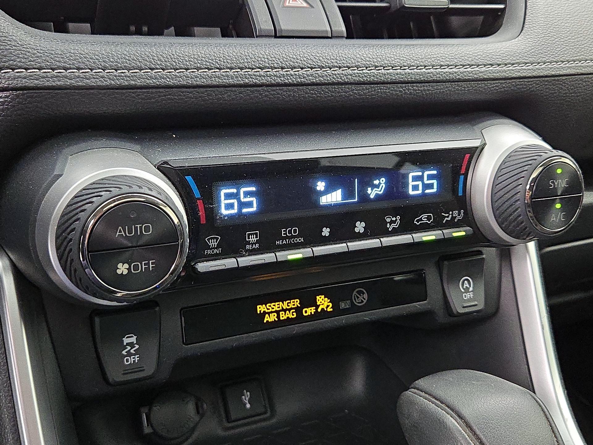 Thumbnail: 2020 Toyota RAV4 - 16