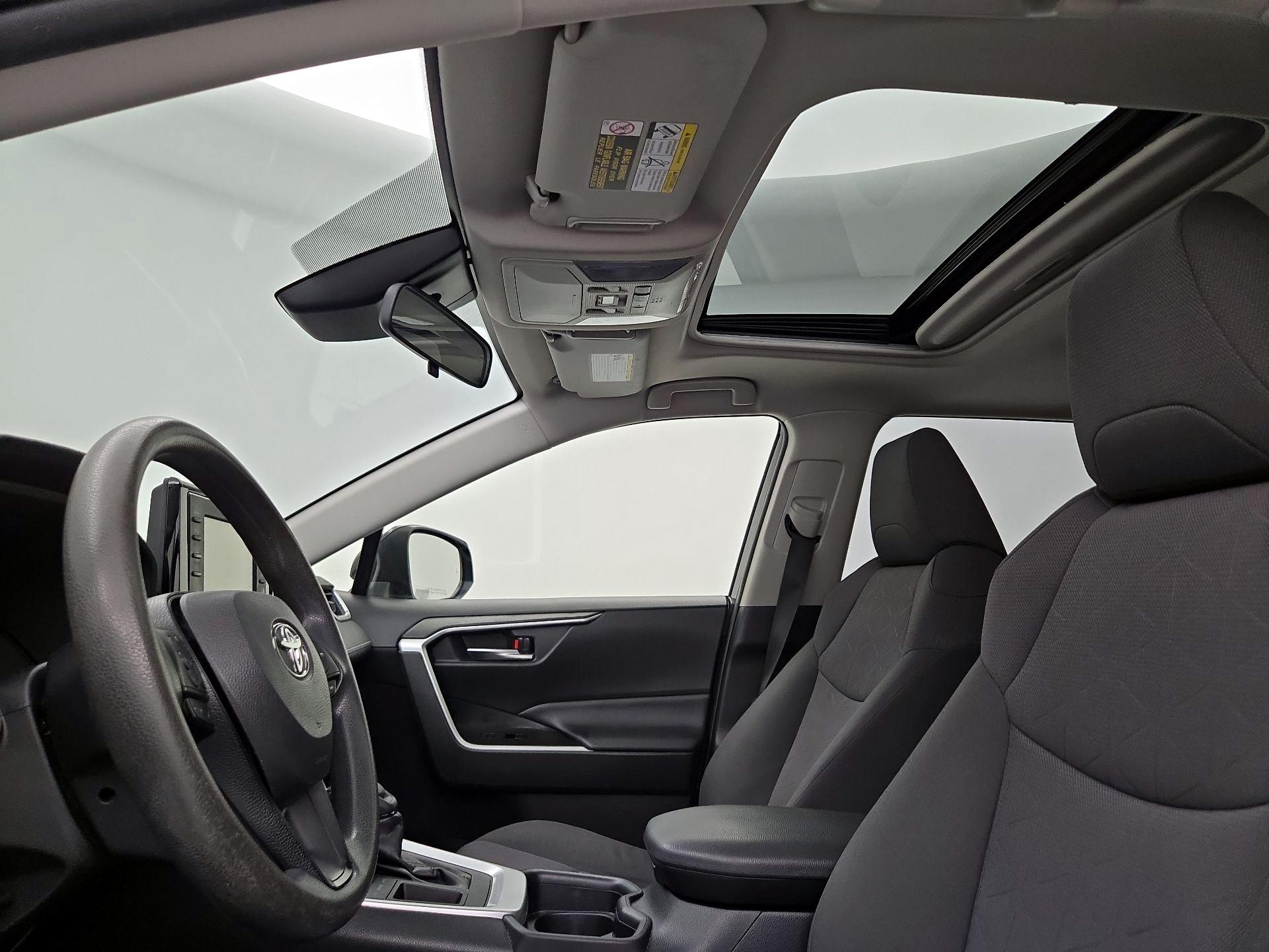 Thumbnail: 2020 Toyota RAV4 - 19