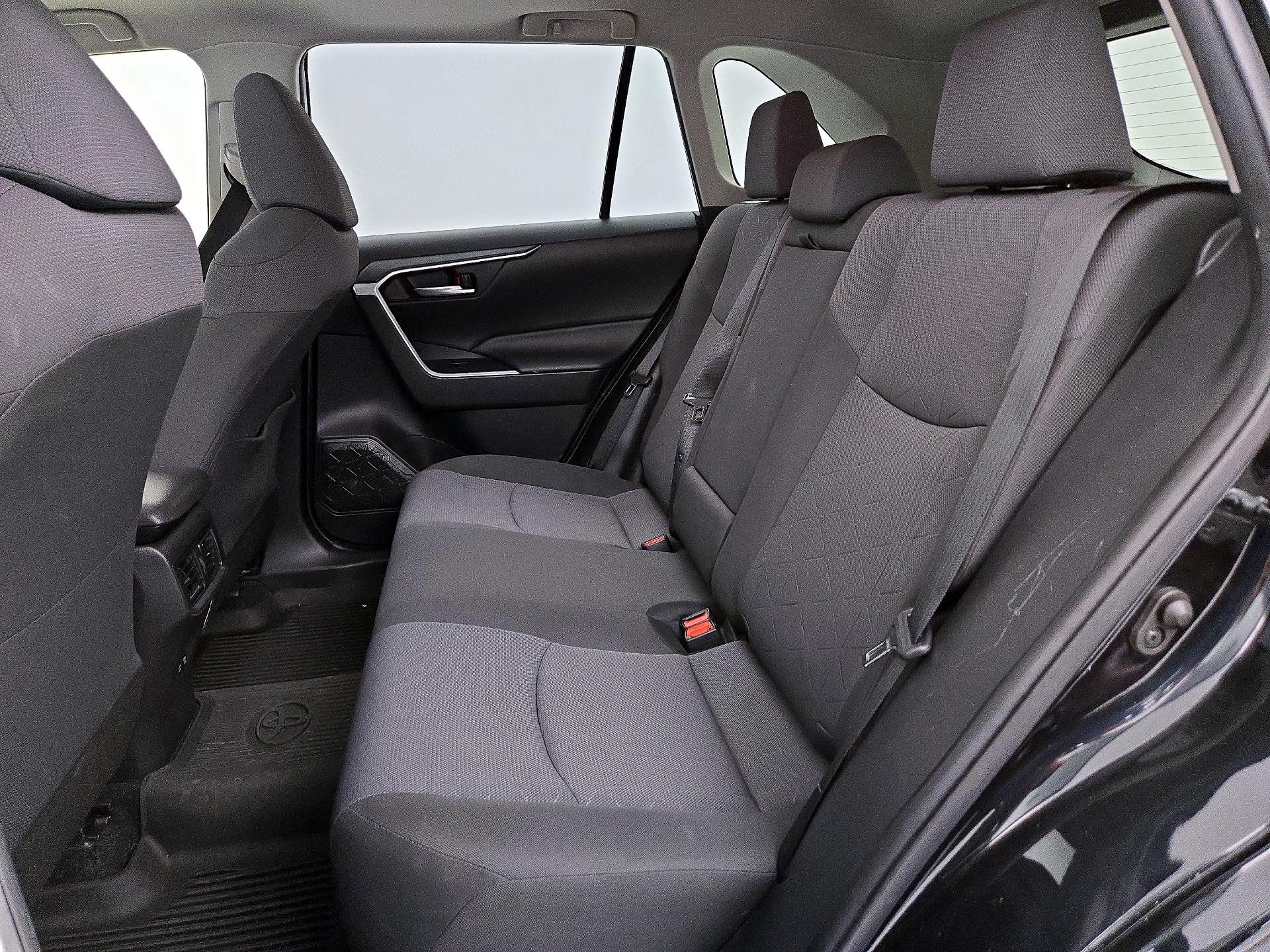 Thumbnail: 2020 Toyota RAV4 - 20