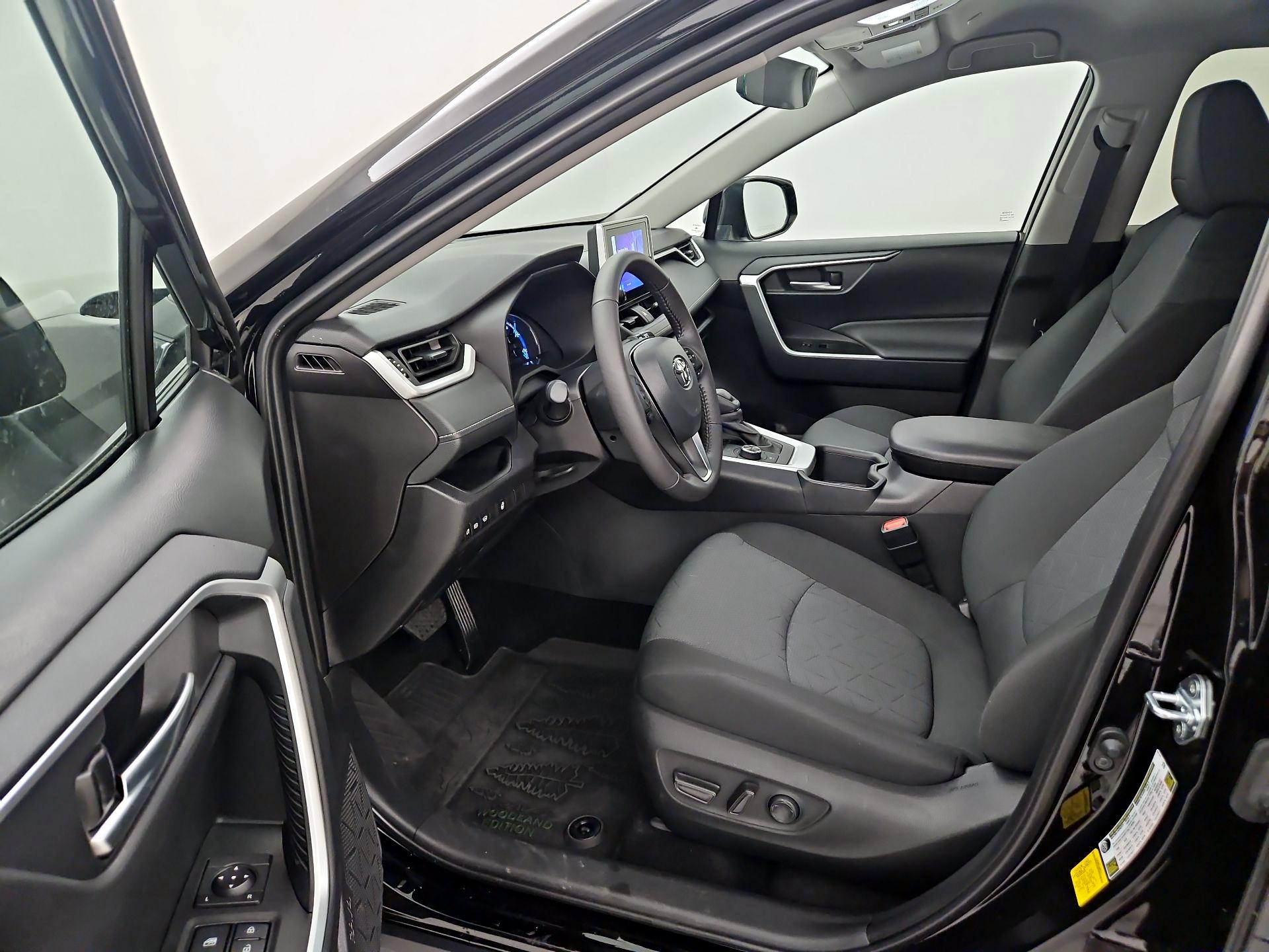 Thumbnail: 2025 Toyota RAV4 - 11