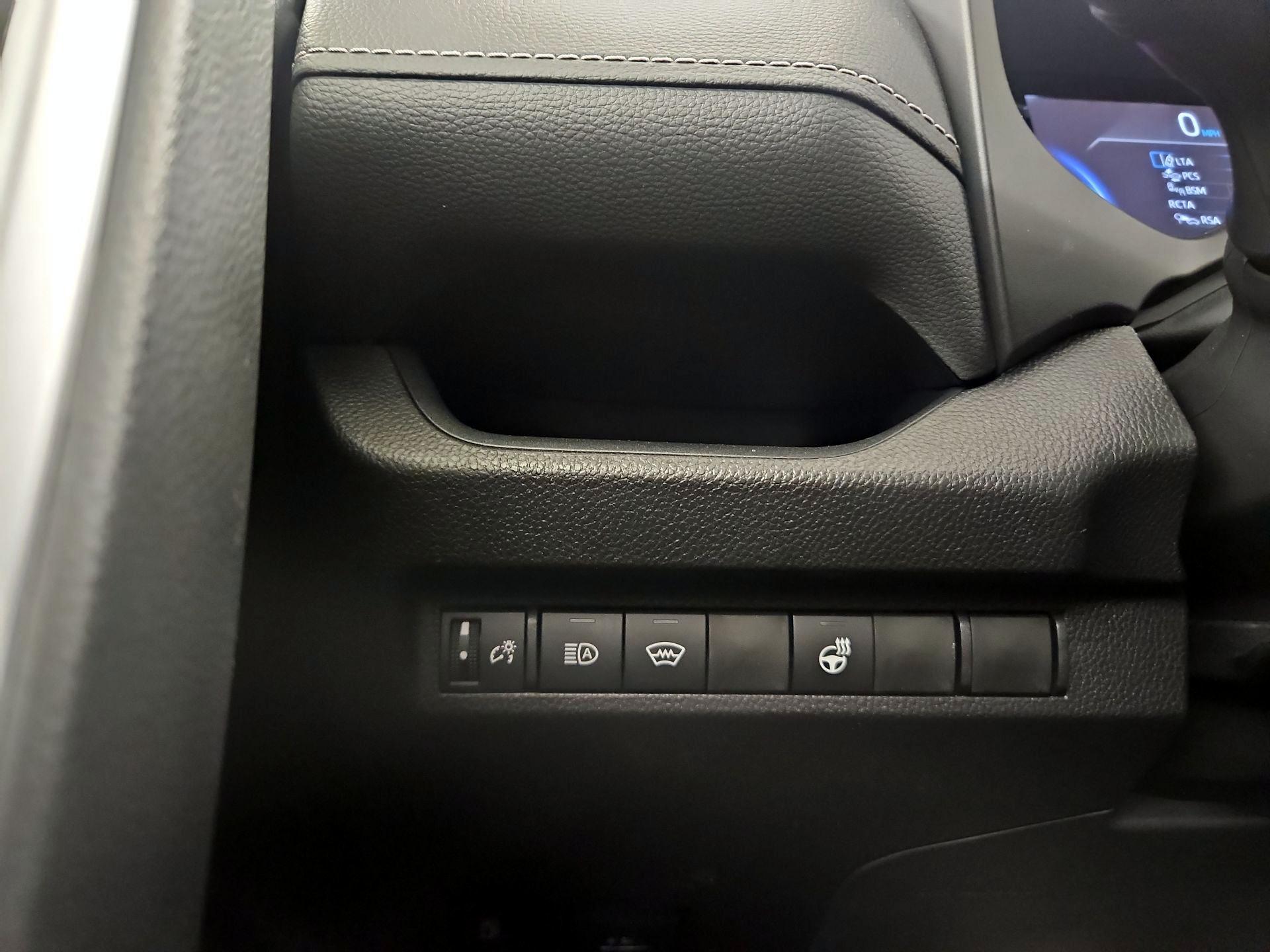 Thumbnail: 2025 Toyota RAV4 - 13