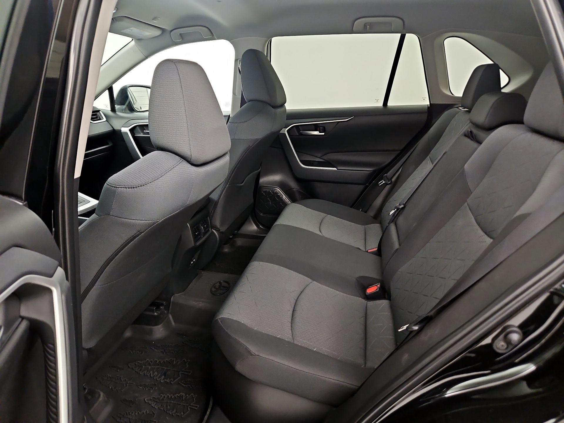 Thumbnail: 2025 Toyota RAV4 - 20