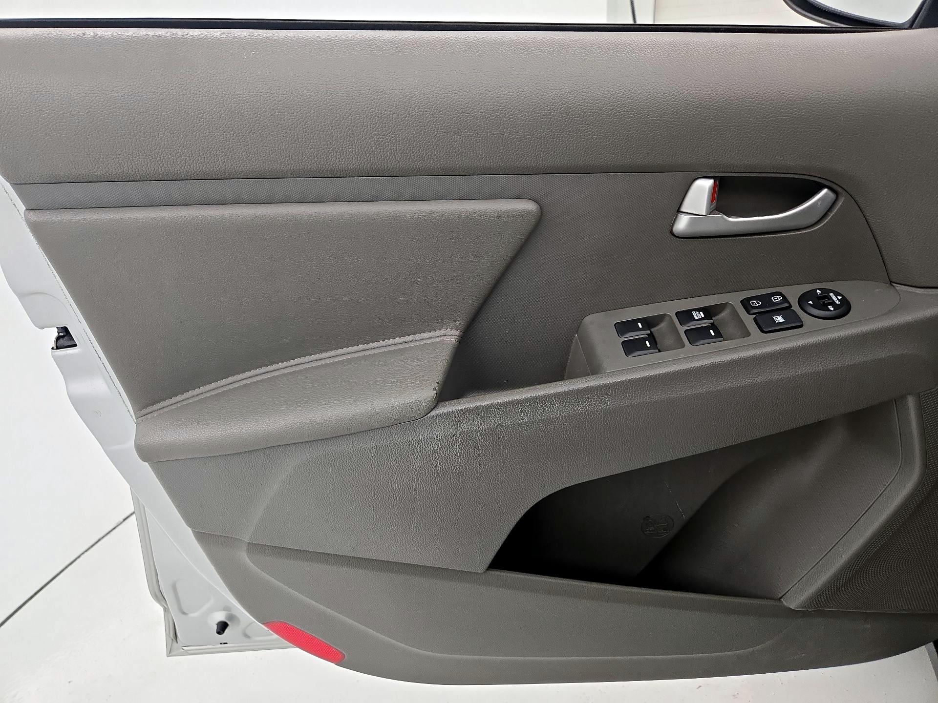 Thumbnail: 2015 Kia Sportage - 12