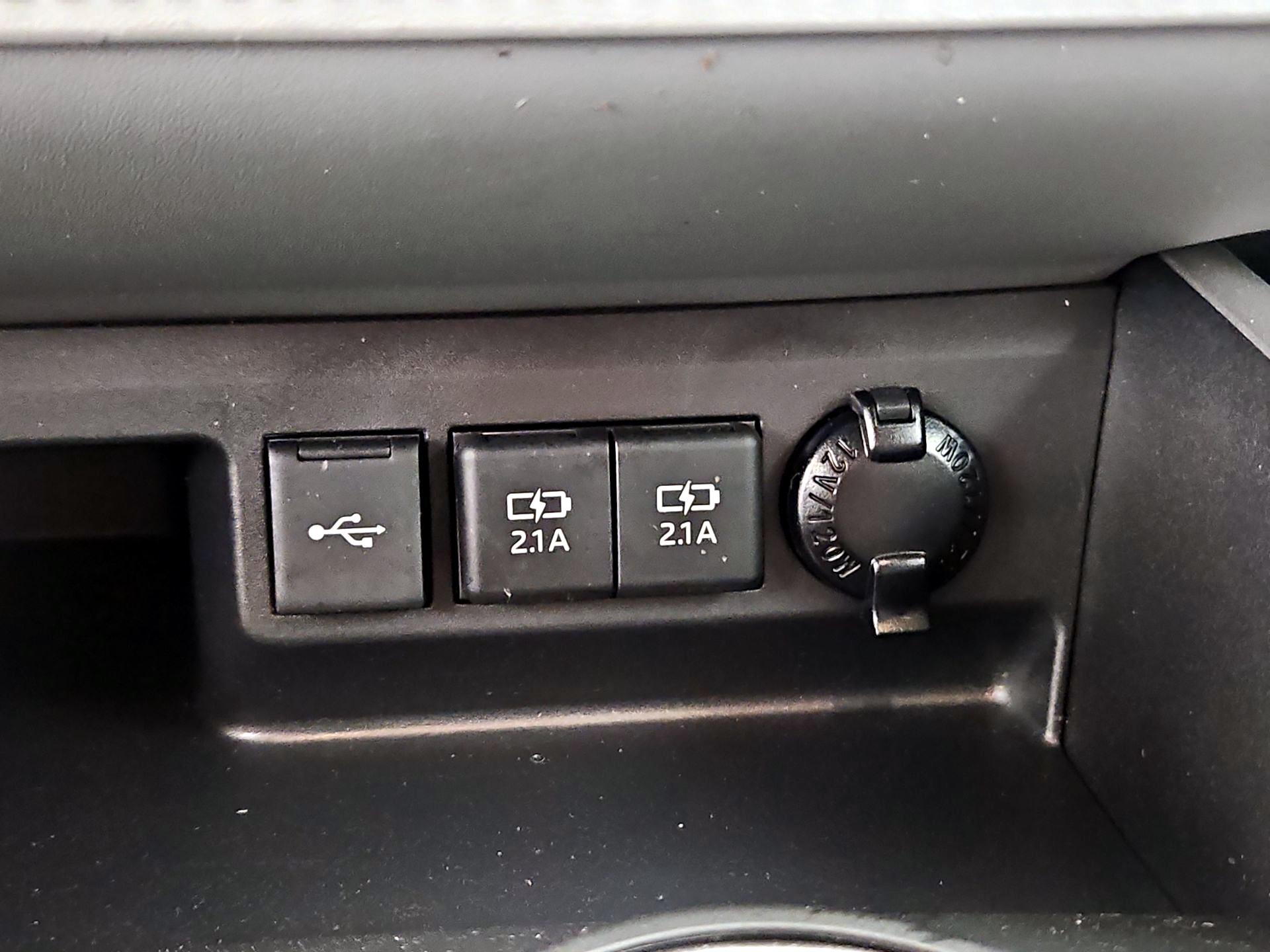 Thumbnail: 2020 Toyota Highlander - 18