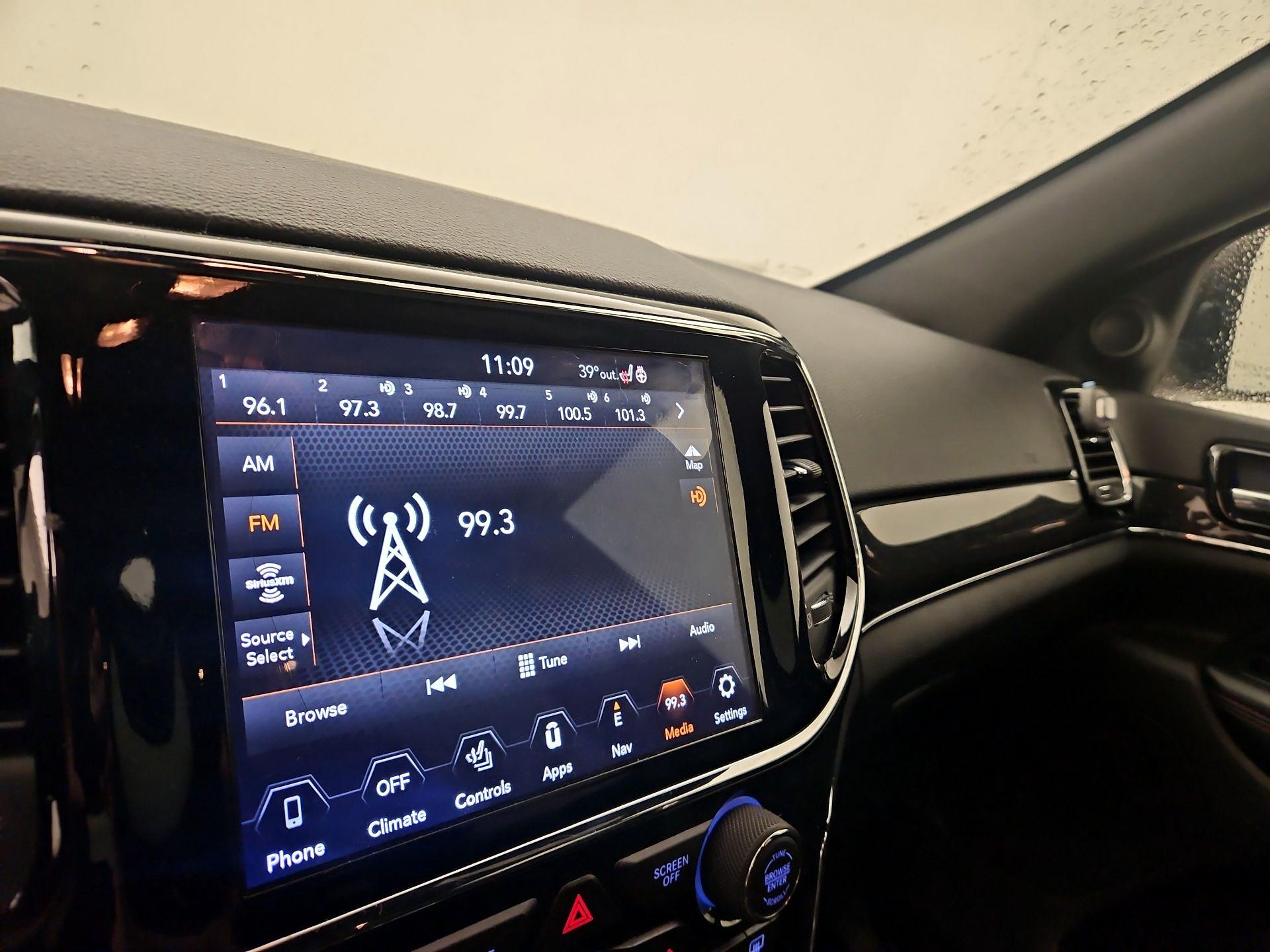 Thumbnail: 2020 Jeep Grand Cherokee - 16