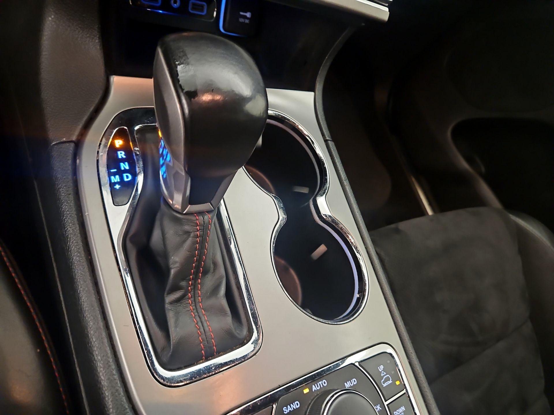 Thumbnail: 2020 Jeep Grand Cherokee - 18