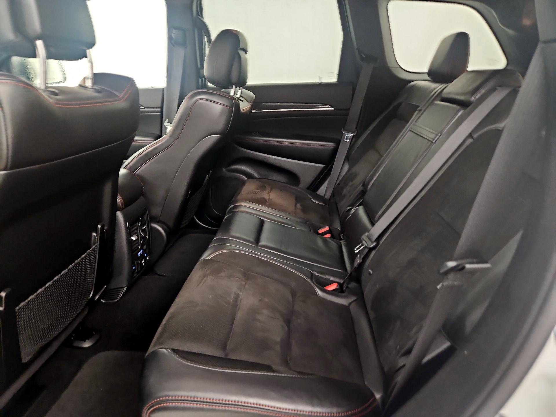 Thumbnail: 2020 Jeep Grand Cherokee - 20