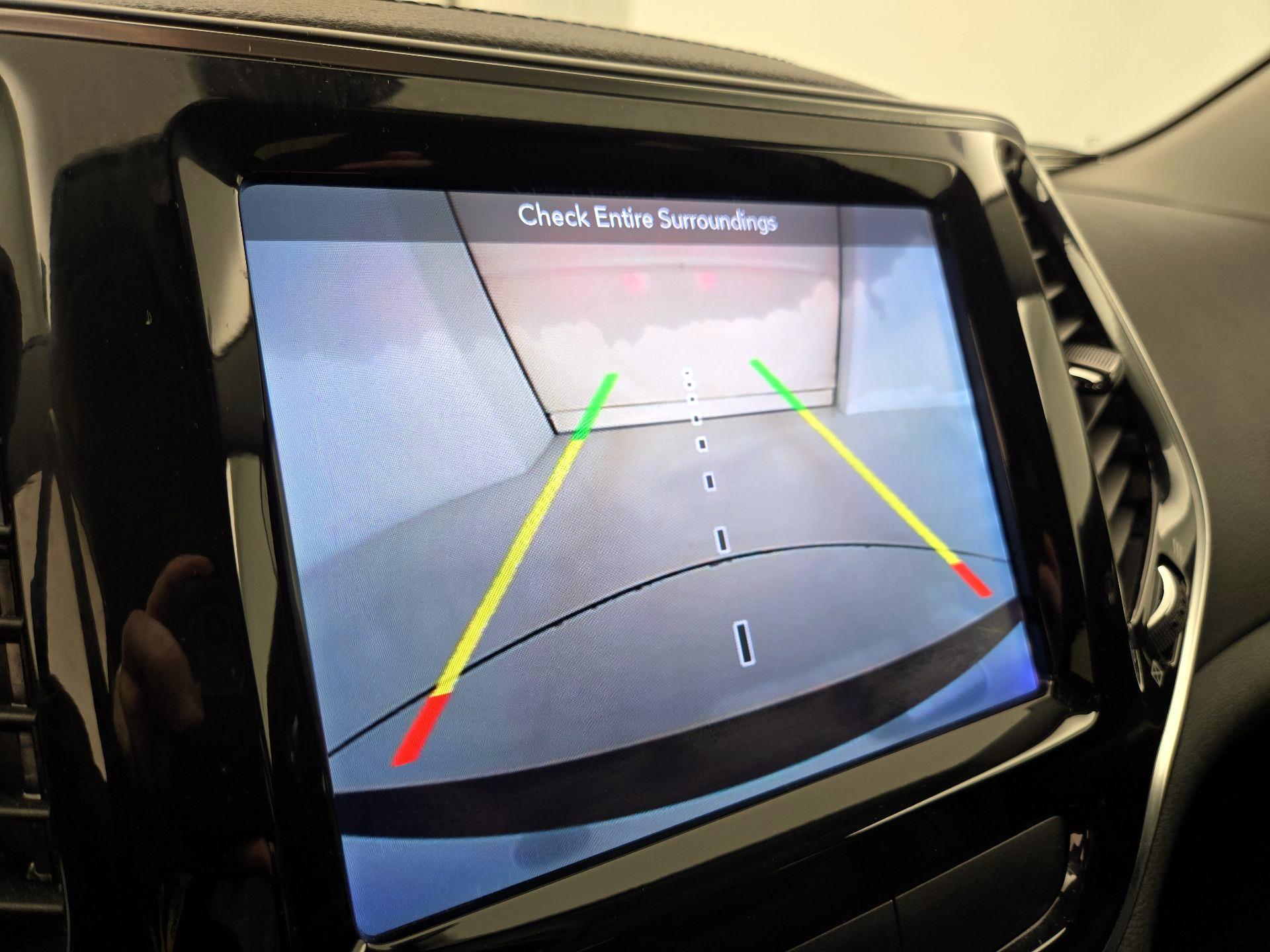 Thumbnail: 2019 Jeep Cherokee - 15