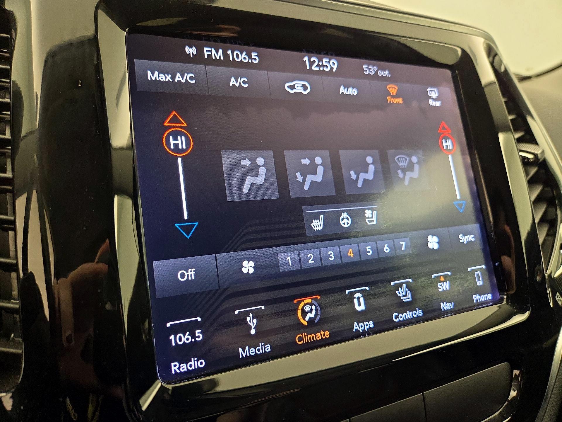 Thumbnail: 2019 Jeep Cherokee - 17