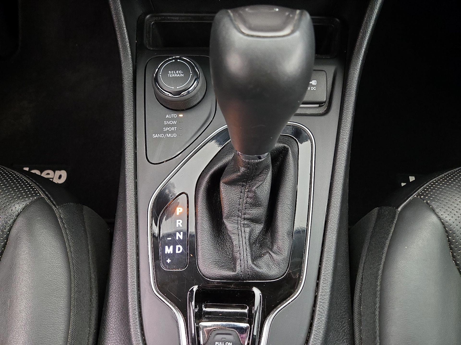 Thumbnail: 2019 Jeep Cherokee - 18