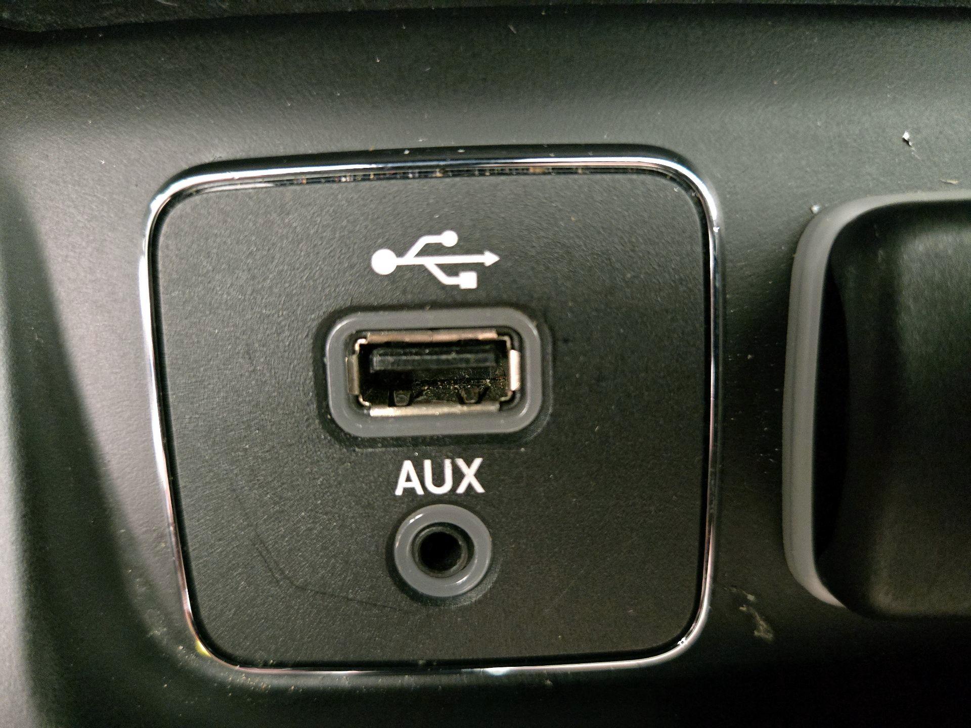 Thumbnail: 2019 Jeep Cherokee - 19