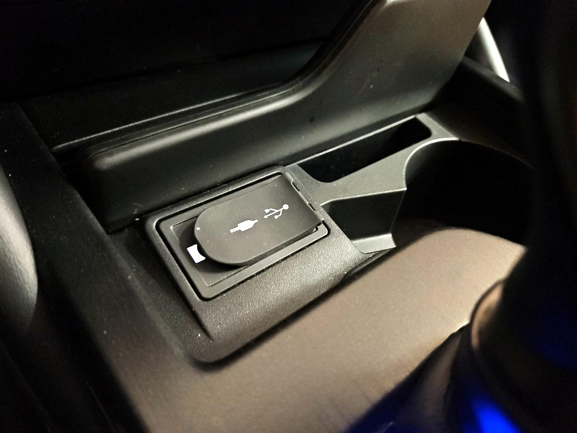 Thumbnail: 2020 Lexus ES - 17