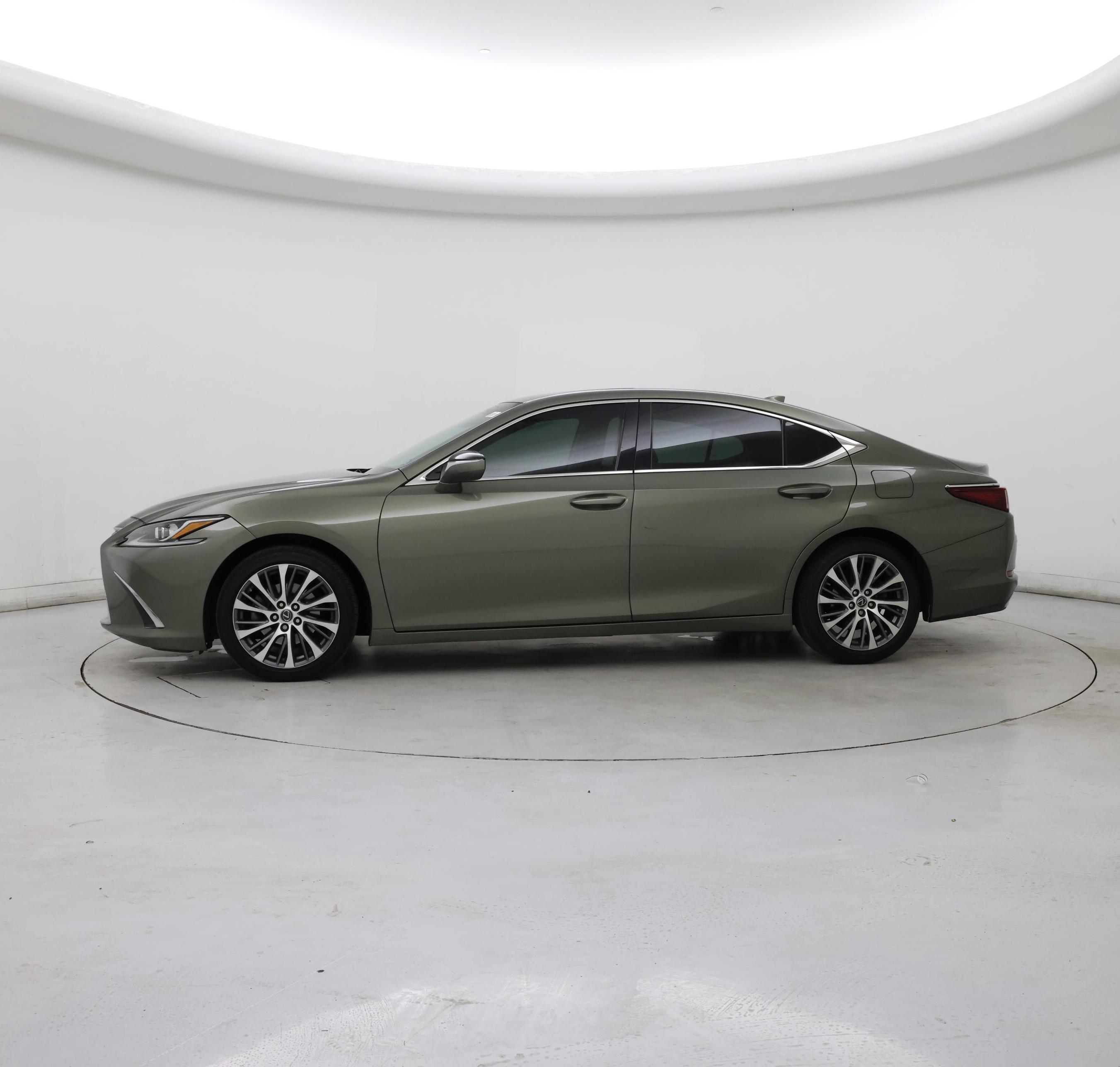 Thumbnail: 2020 Lexus ES - 3