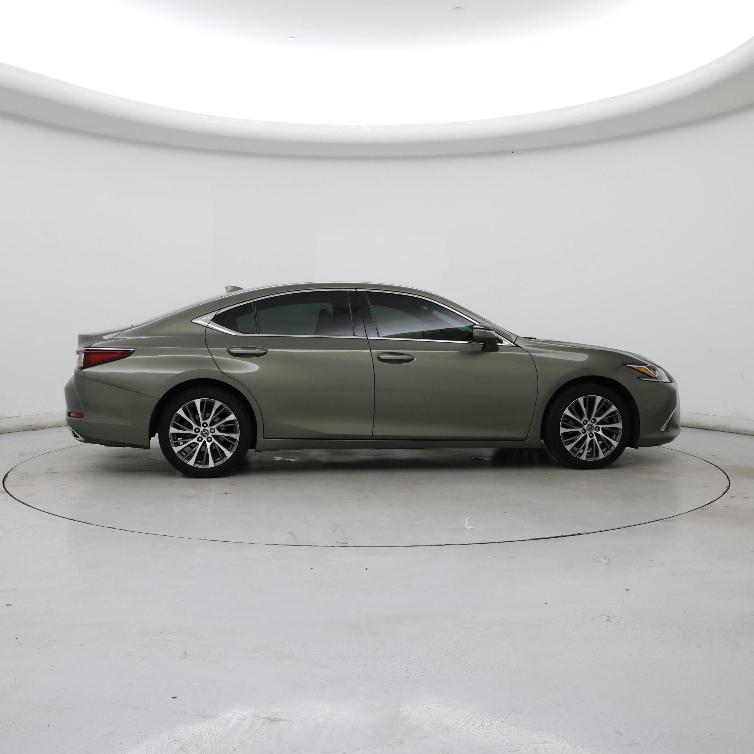 Thumbnail: 2020 Lexus ES - 7