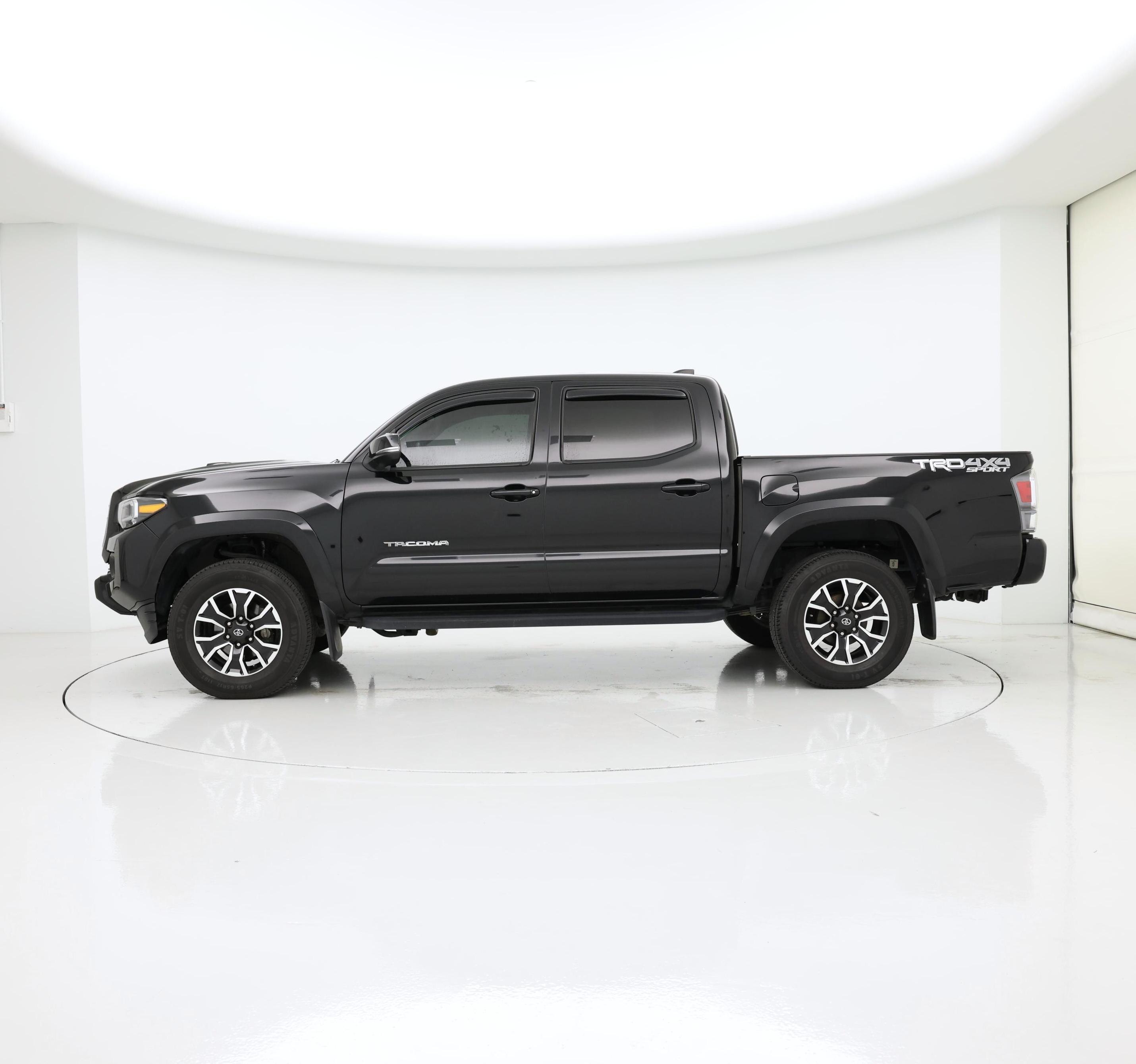 Thumbnail: 2022 Toyota Tacoma - 3