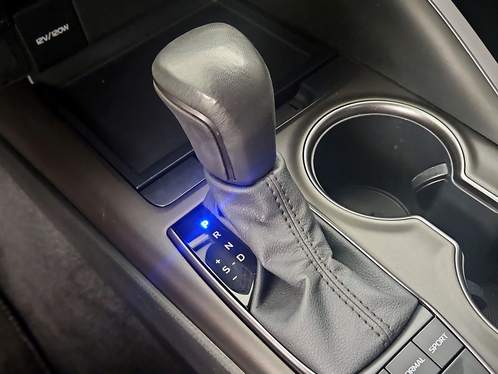 Thumbnail: 2023 Toyota Camry - 17