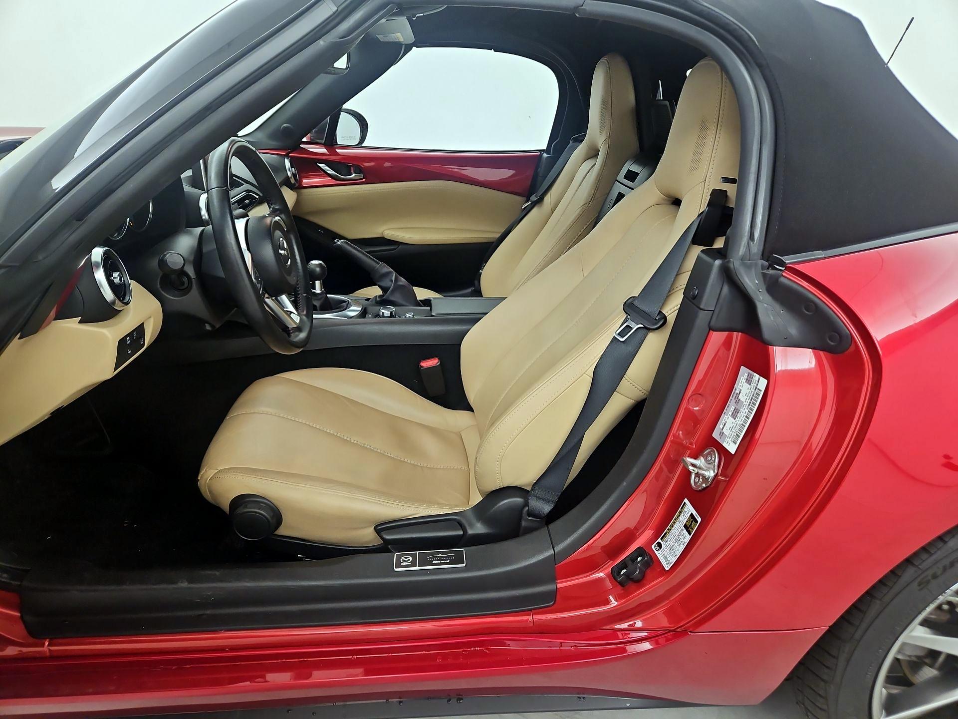 Thumbnail: 2016 Mazda MX-5 Miata - 11