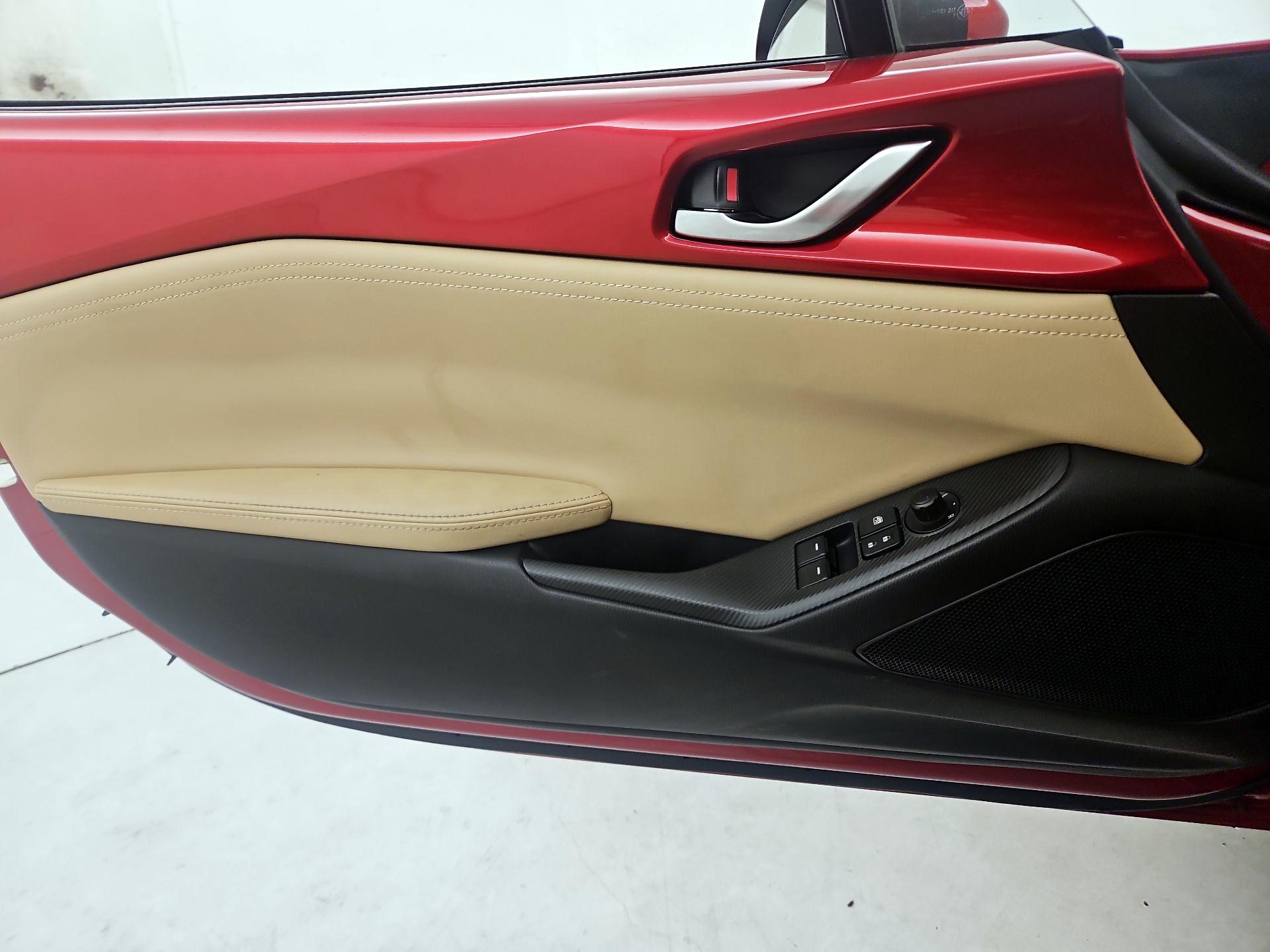 Thumbnail: 2016 Mazda MX-5 Miata - 12