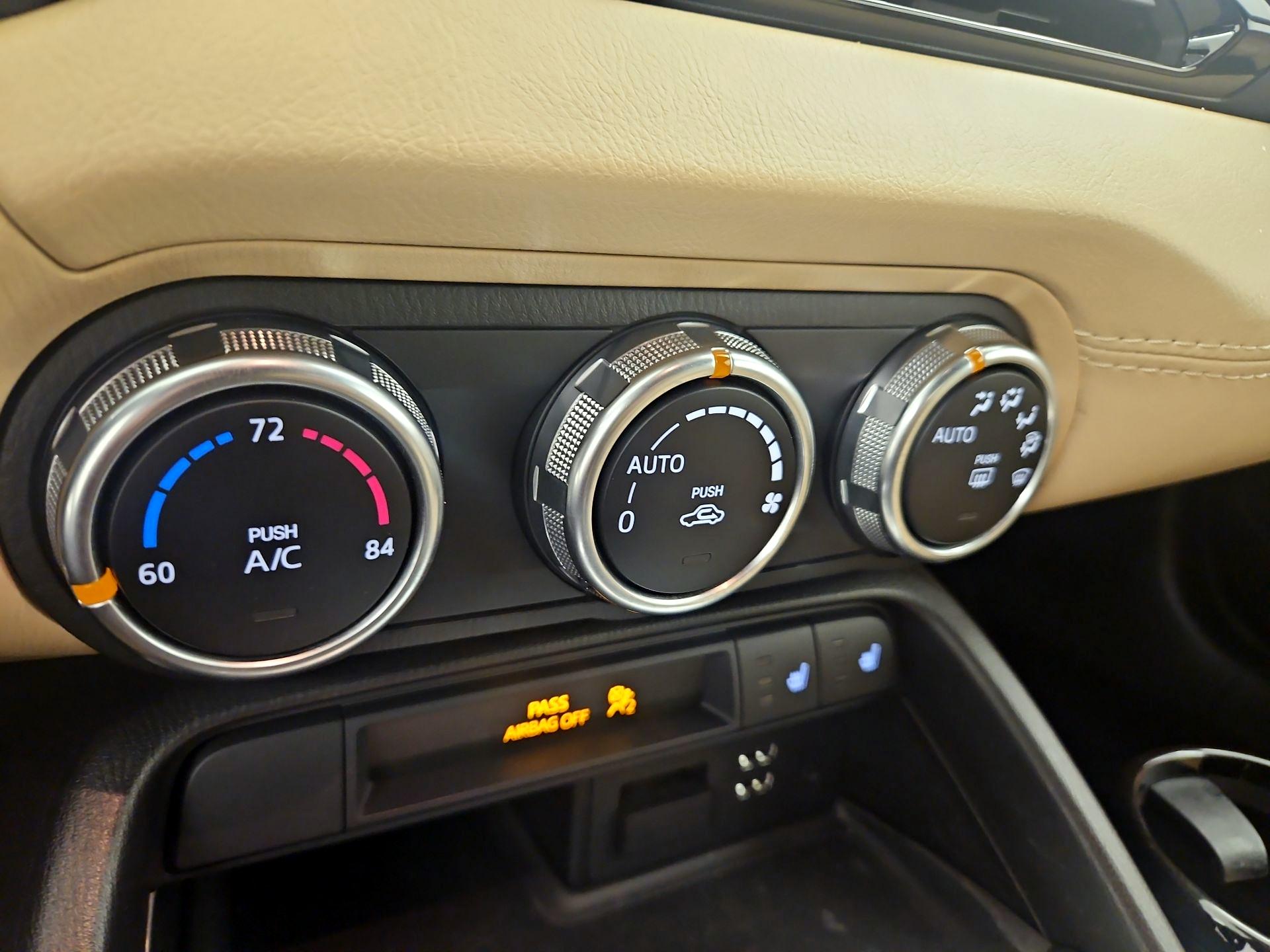 Thumbnail: 2016 Mazda MX-5 Miata - 15