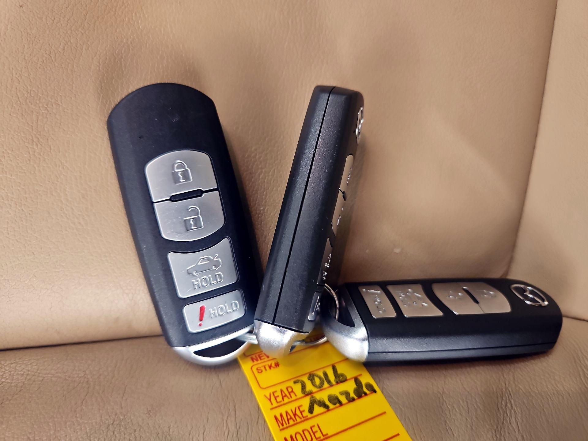 Thumbnail: 2016 Mazda MX-5 Miata - 20